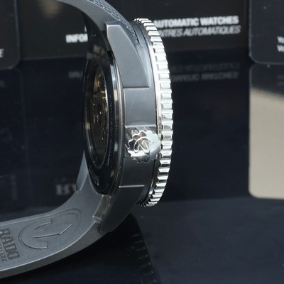 27096885d - RADO nahezu neuwertige Herrenarmbanduhr Captain Cook High-Tech Referenz R32127156, ...