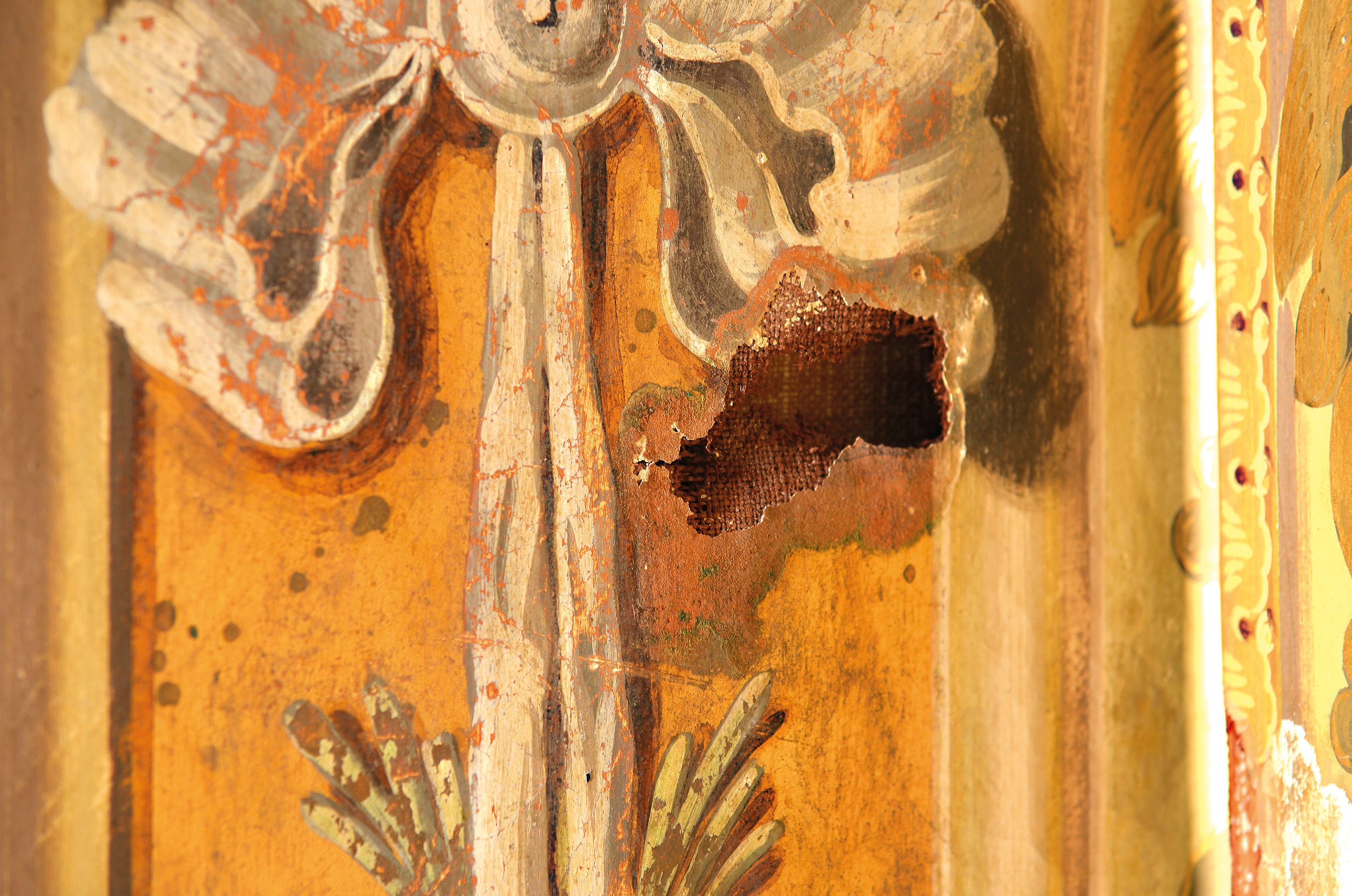Detail a: Paravent, 19.Jh., beidseitig mit aufwendiger Malerei auf Öl/Lwd, jede Seite mit Leinwandschaden, ca. 210x240 cm