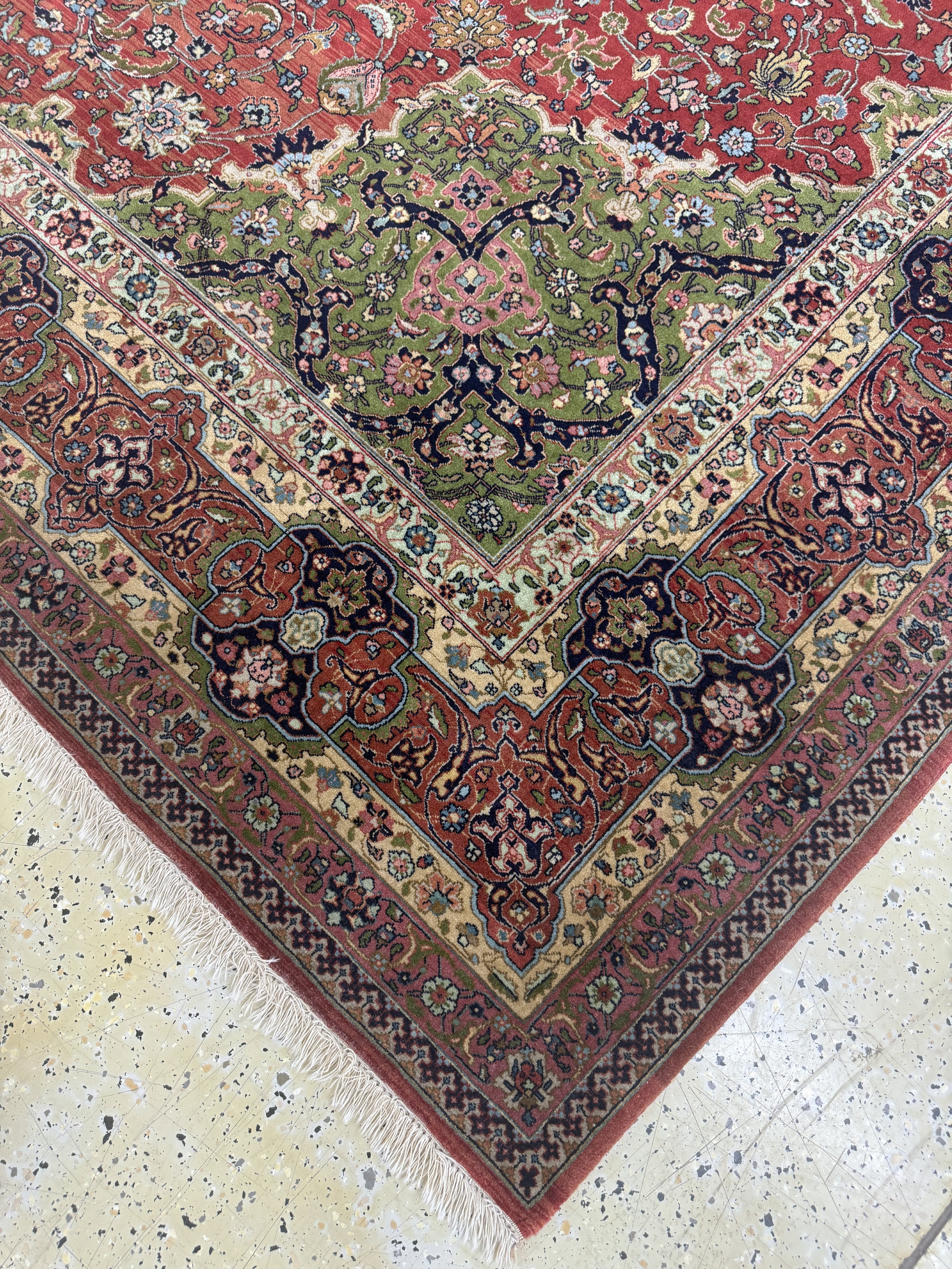 Detail g: Täbriz fein(60 Raj), Persien, Anfang 20.Jhd, Korkwolle auf Baumwolle, ca. 334 x 236cm, ca. 640.000 Kn/qm, EHZ: 1-2