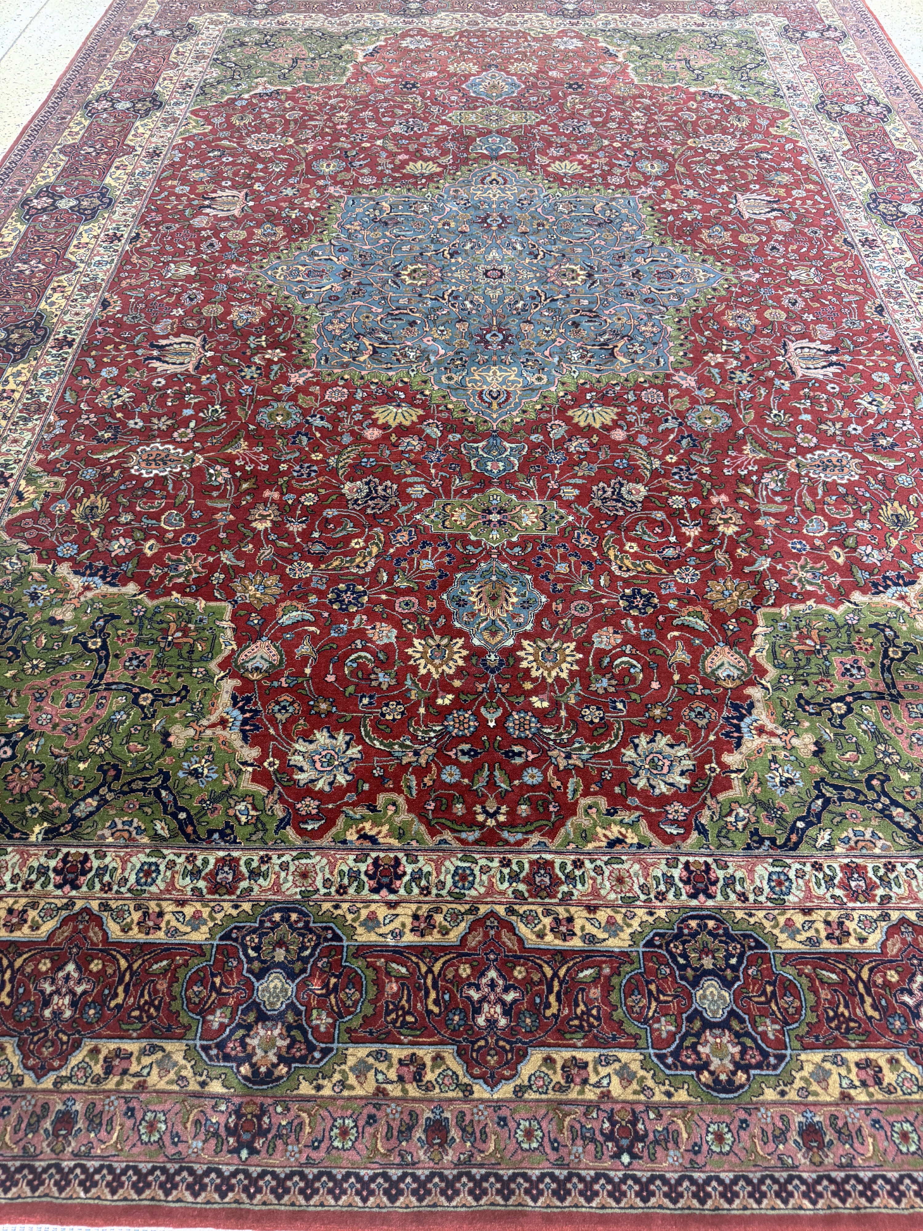 Detail j: Täbriz fein(60 Raj), Persien, Anfang 20.Jhd, Korkwolle auf Baumwolle, ca. 334 x 236cm, ca. 640.000 Kn/qm, EHZ: 1-2