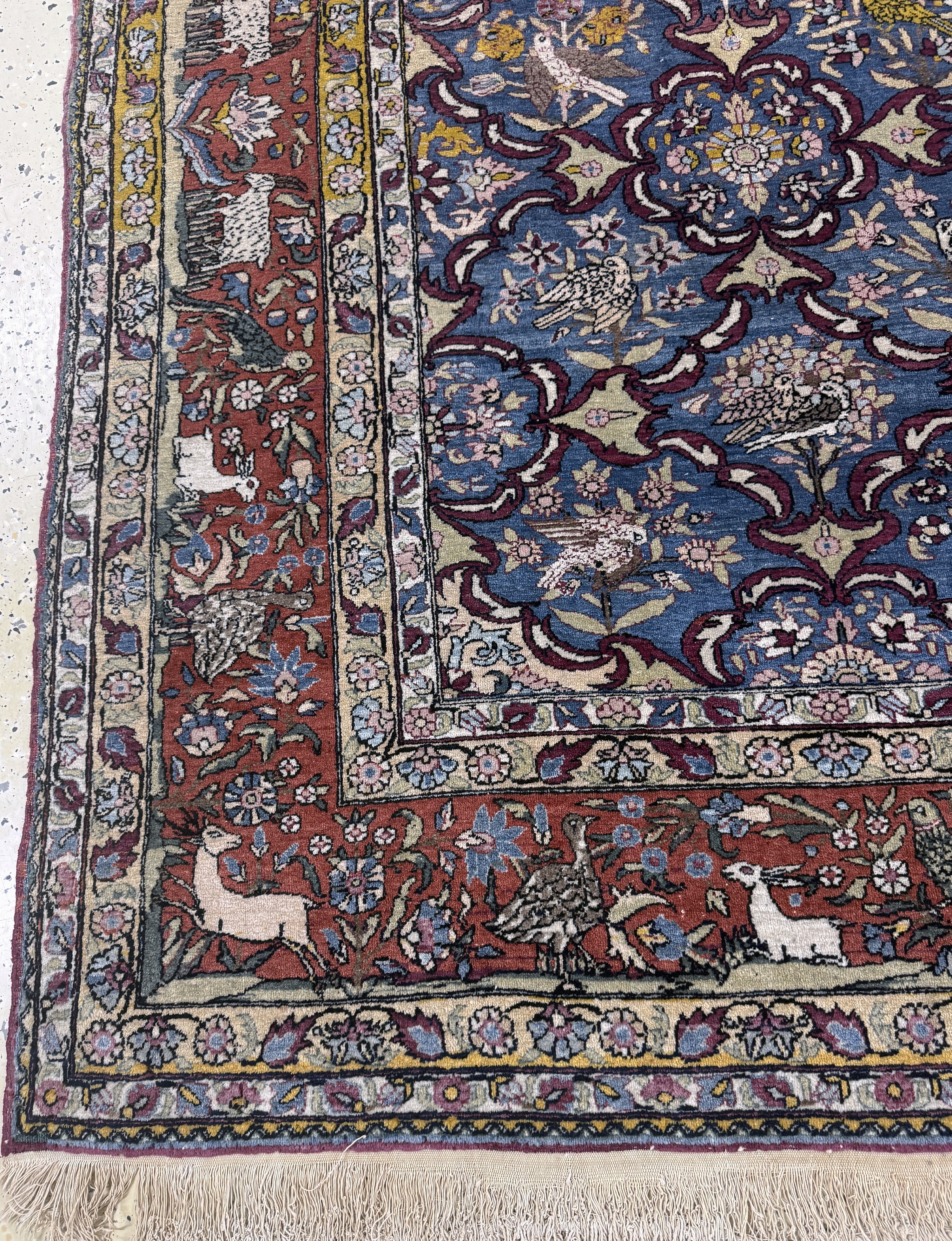 Detail c: Teheran antik, Persien, Anfang 20.Jhd, Wolle auf Baumwolle, ca. 288 x 200 cm, EHZ: 2,(Mottenfrass).