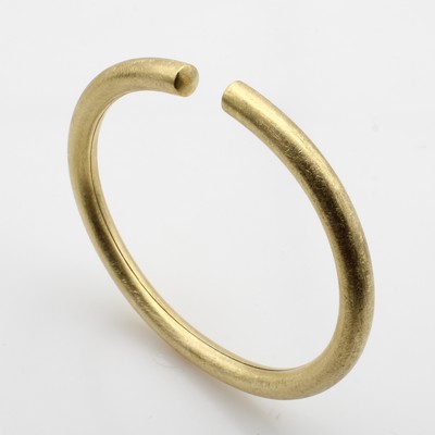 27097164a - Gebürsteter flexibler Armreif, GG 750/000, feine Pforzheimer Goldschmiedearbeit