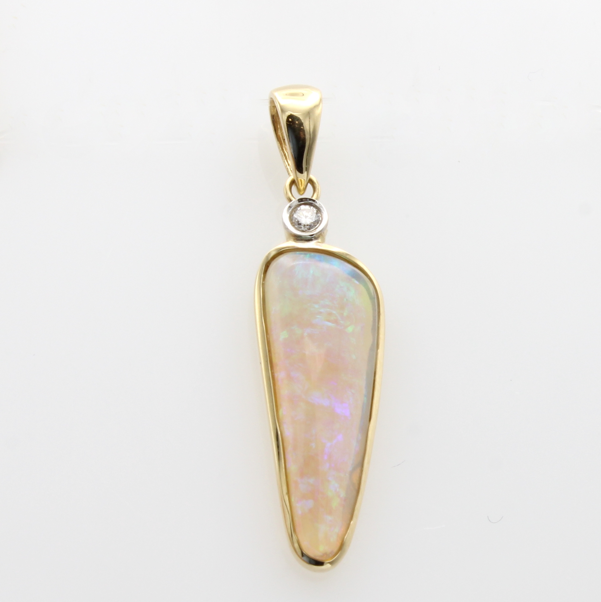 Image 27097202 - Anhänger mit Opal und Brillanten, GG 585/000, Opal ca. 3 ct, 1 Brill. ca. 0.10 ct ...