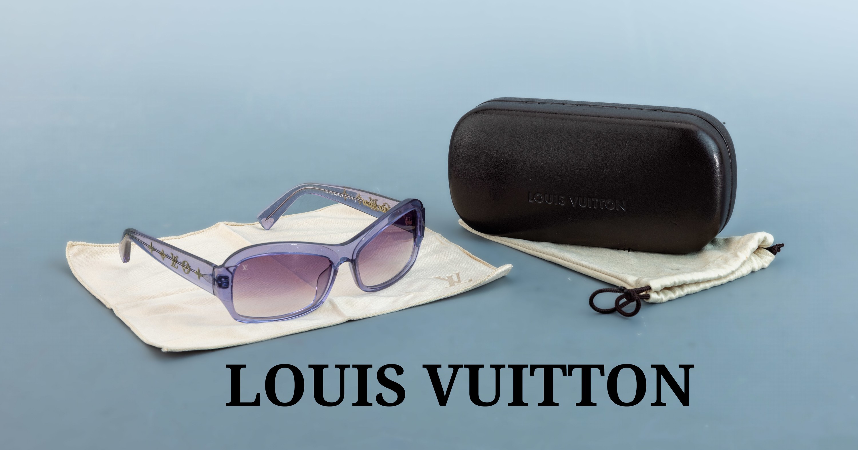 Image 27097224 - LOUIS VUITTON Sonnenbrille, transluzenter lila Kunststoff mit Glitzer, Monogram-Details ...