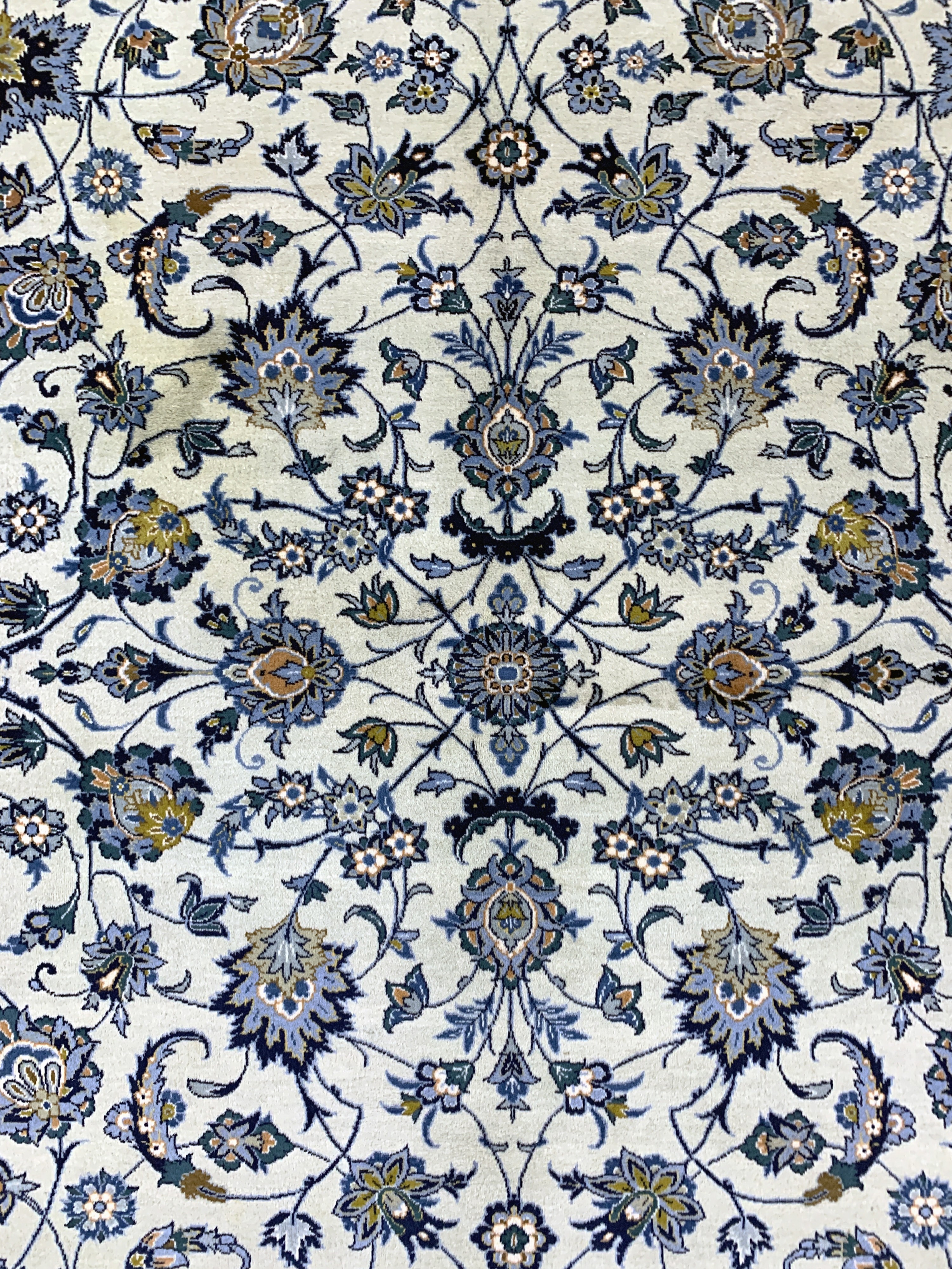 Detail d: Keschan alt signiert, Persien, Mitte 20.Jhd, Wolle auf Baumwolle, ca. 400 x 285 cm,EHZ: 2, (kleine restaurierungen)