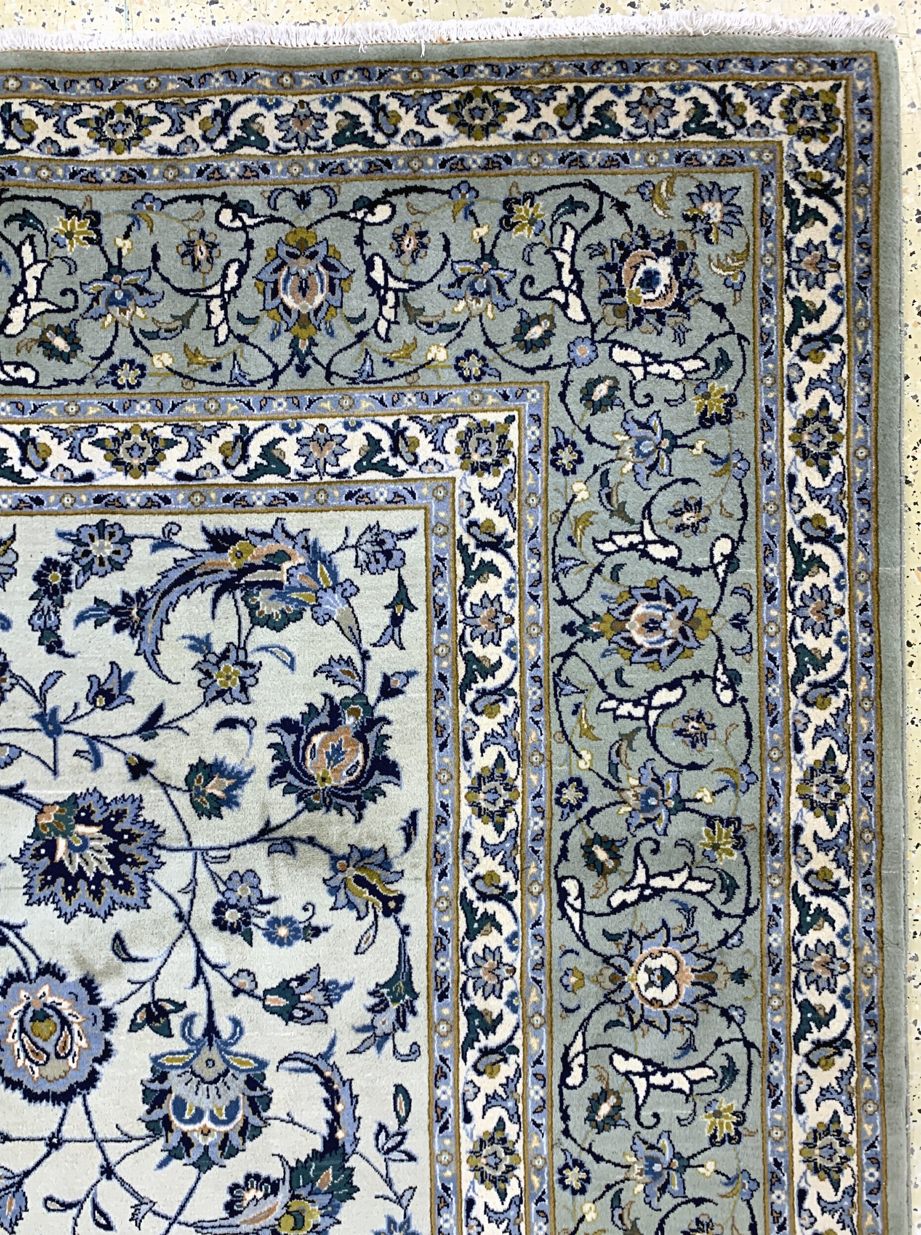 Detail h: Keschan alt signiert, Persien, Mitte 20.Jhd, Wolle auf Baumwolle, ca. 400 x 285 cm,EHZ: 2, (kleine restaurierungen)