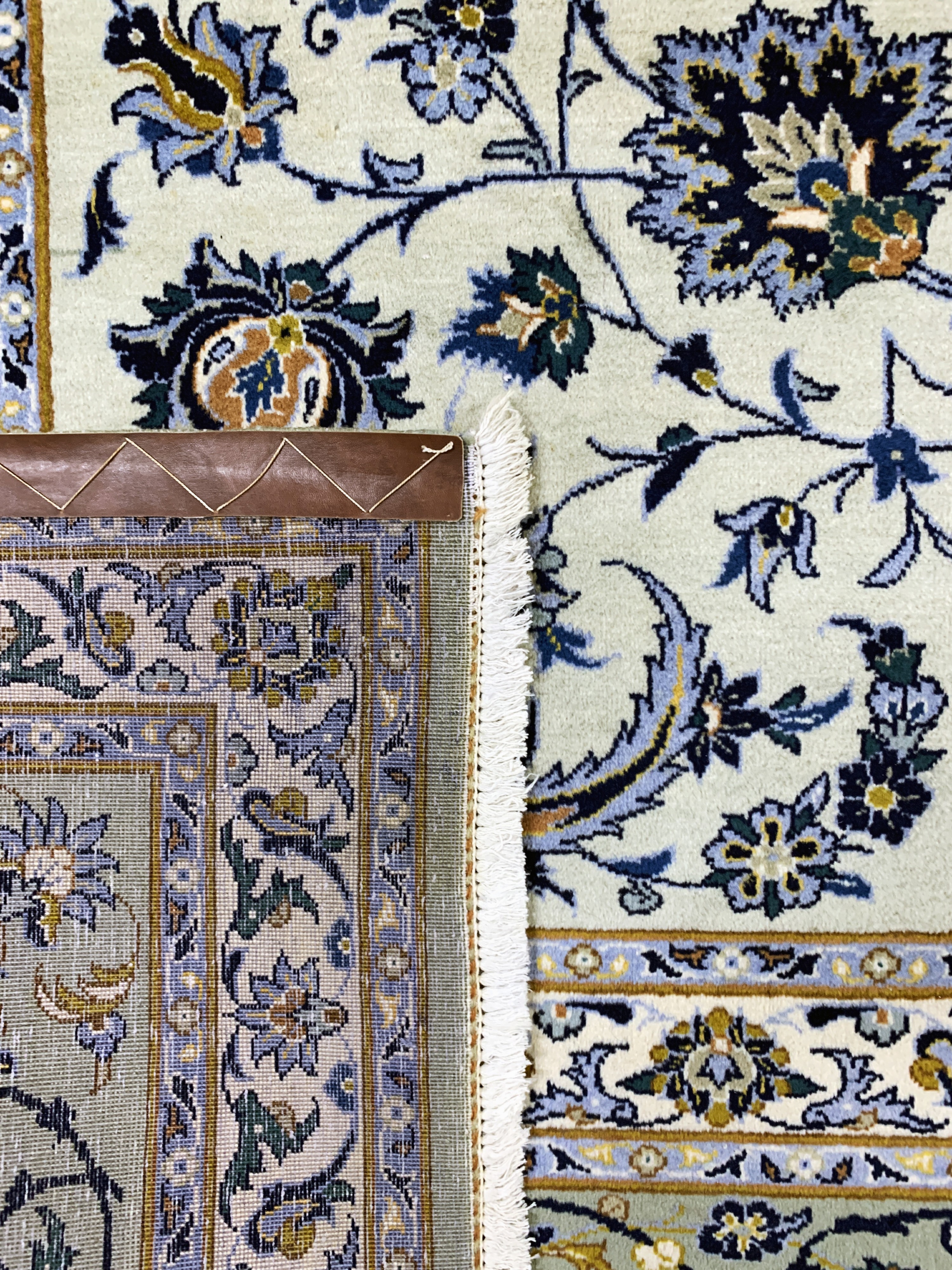 Detail j: Keschan alt signiert, Persien, Mitte 20.Jhd, Wolle auf Baumwolle, ca. 400 x 285 cm,EHZ: 2, (kleine restaurierungen)