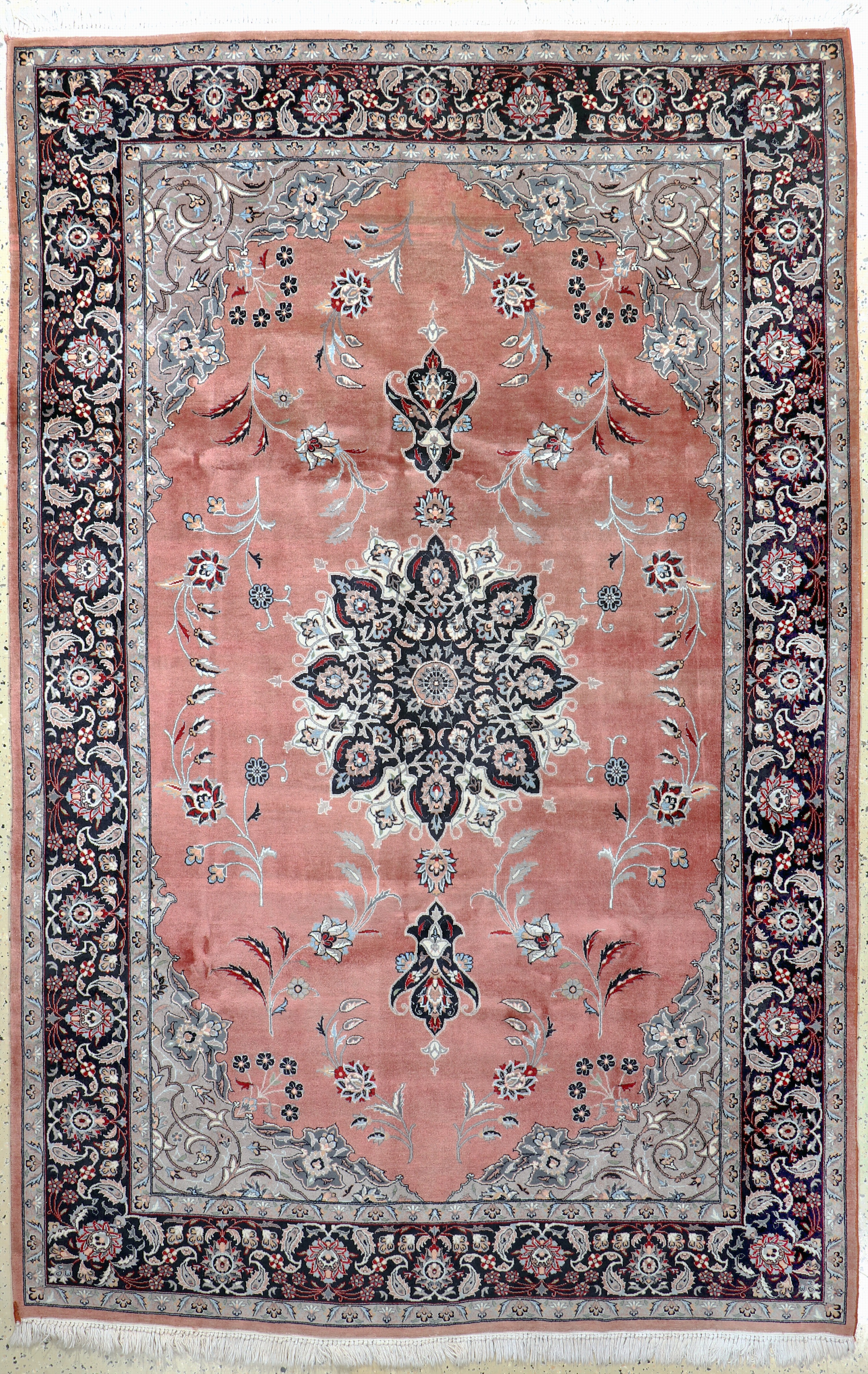 Image 27097233 - Lahor Kork fein, Pakistan, Ende 20.Jhd, Korkwolle, ca. 285 x 185 cm, EHZ: 2 ...