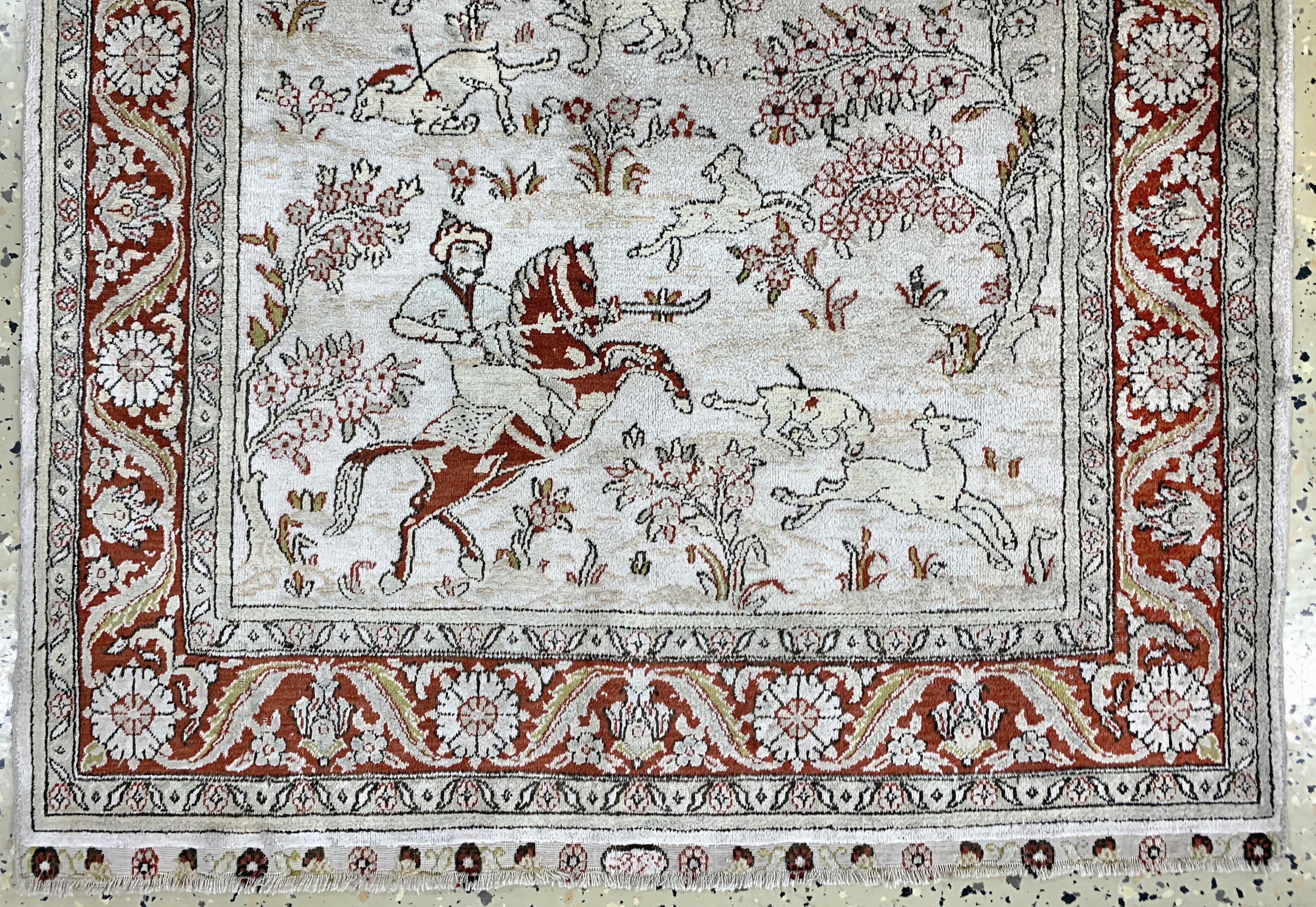 Detail b: Hereke Seide, China, Mitte 20.Jhd, reine Naturseide, ca. 123 x 77 cm, EHZ: 2