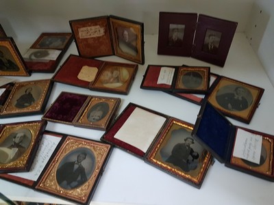 27097222c - Interessante Sammlung aus 15 Ferrotypien , Ambrotypien und Daguerrotypien, USA, 19. Jh. ...