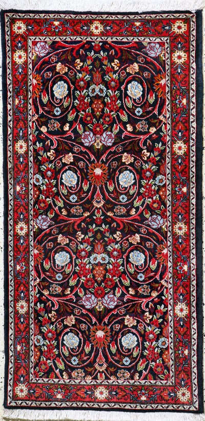 Image Sarogh fein, Persien, Neuwertig, Korkwolle,ca. 130 x 65 cm Schätzpreis: 590, - EUR