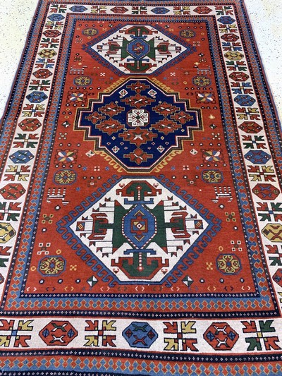 27097292e - Eriwan, Rußland, Mitte 20.Jhd, Wolle auf Baumwolle, ca. 215 x 140 cm, EHZ: 2 ...