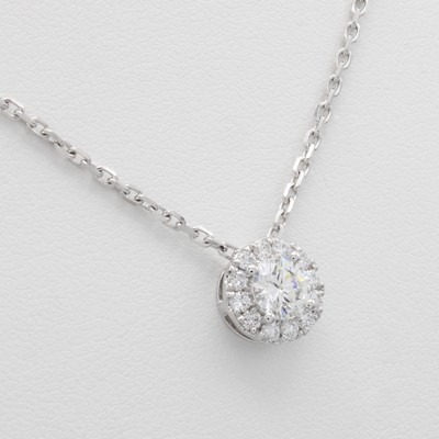 27097299a - Collier mit Brillanten, WG 750/000, 1 Brill.mittig gef. ca. 0.50 ct u. 12 Besatzbrill. ...