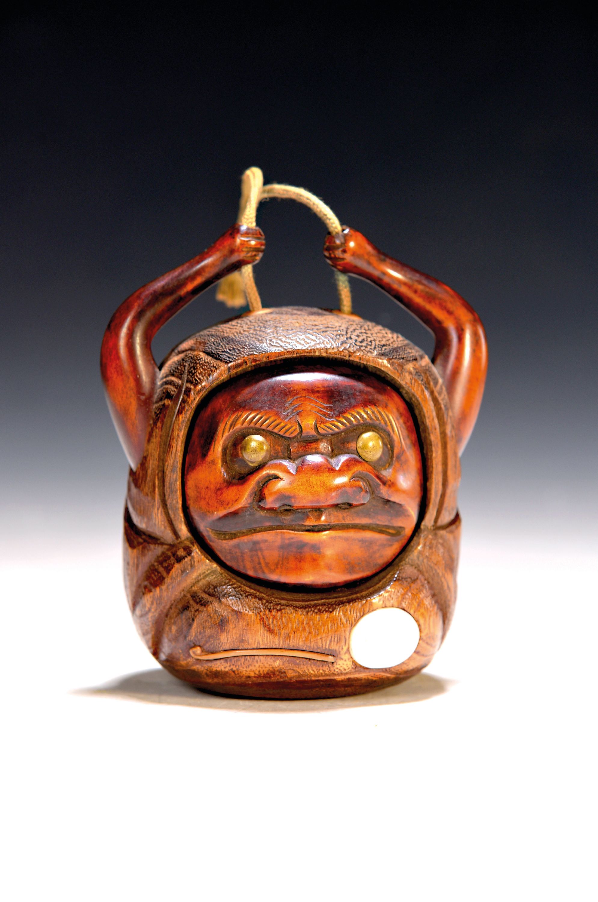 Image 27097779 - Sagemono in Form eines Daruma, Japan, Meiji-Zeit, wohl Tabakbehälter, Nusskorpus ...