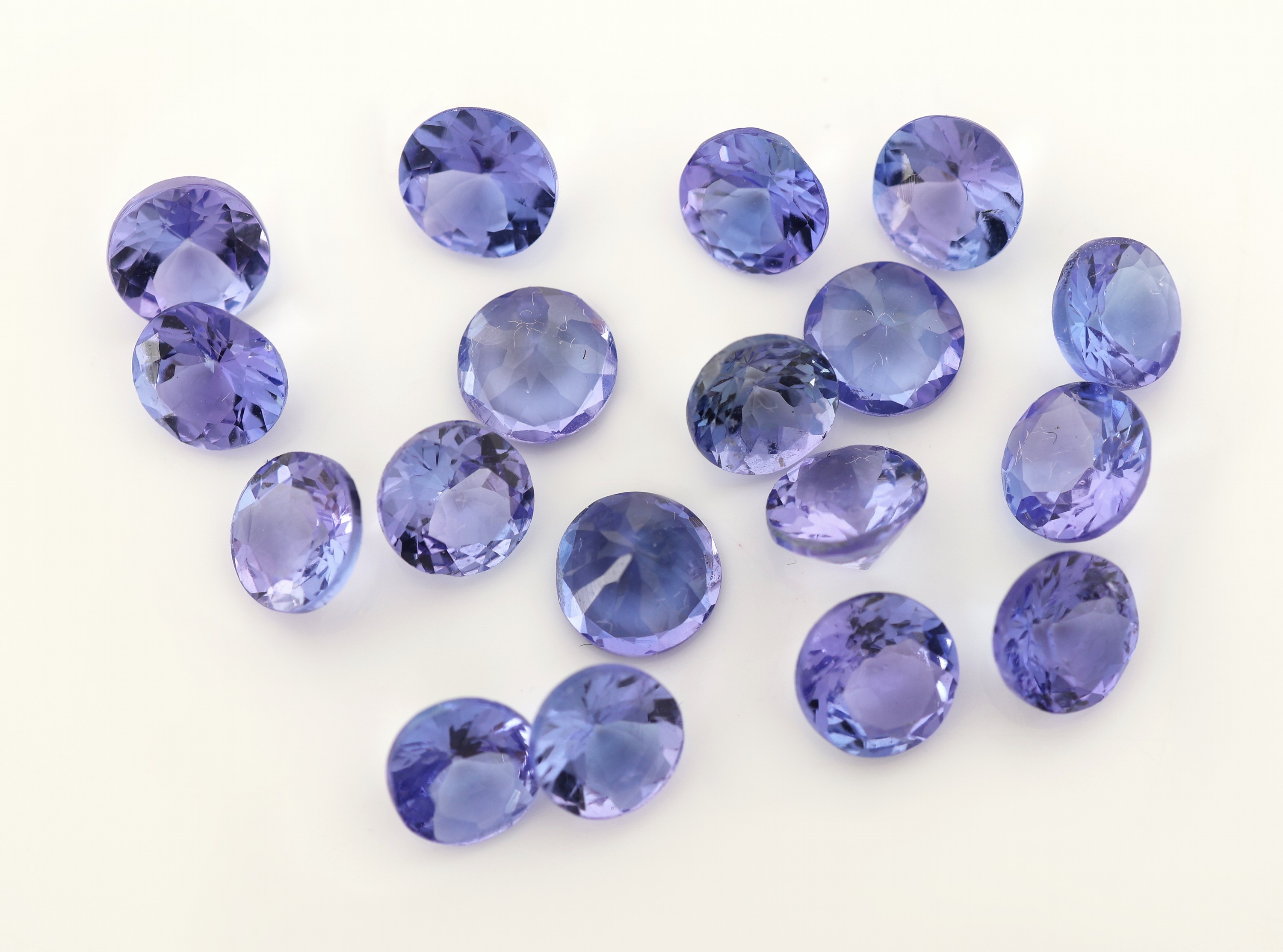 Image 27098652 - Lot 18 lose rundfacett. Tansanite, zus. ca. 8.94 ct Schätzpreis: 2600, - EUR