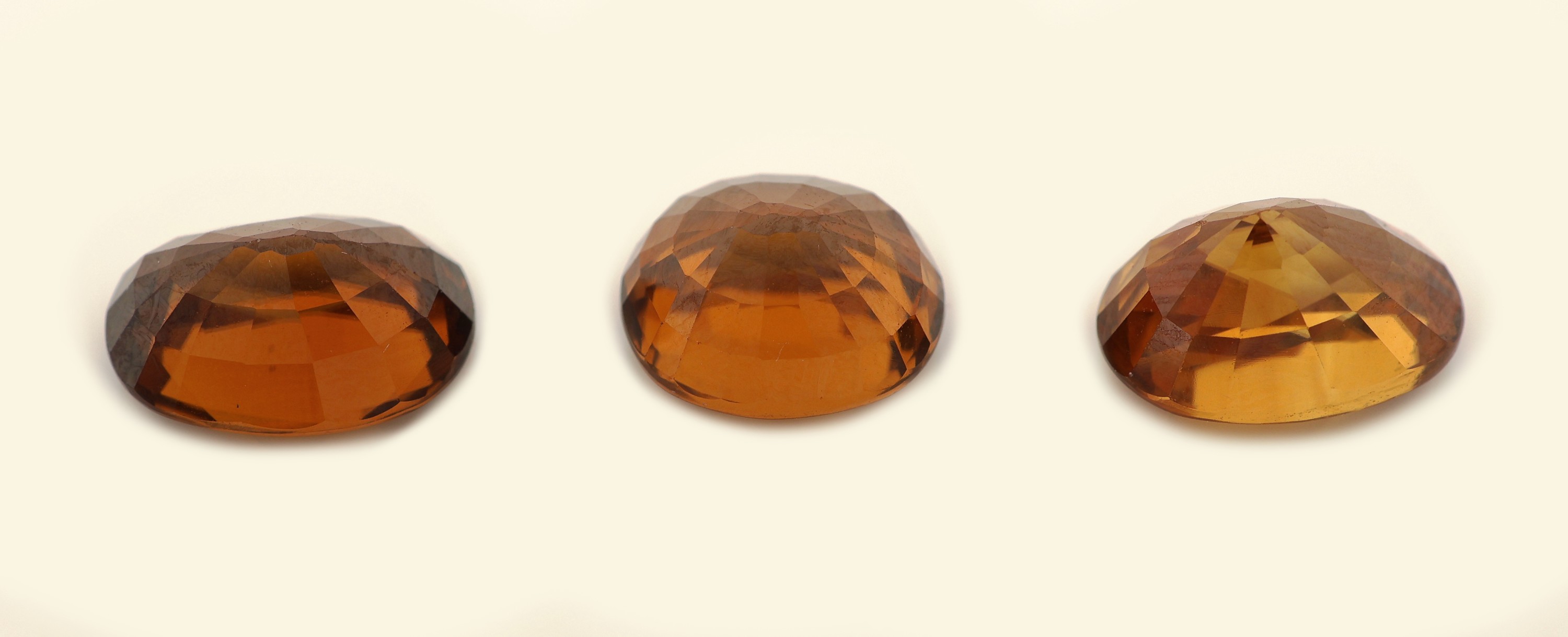 Detail a: Lot 3 lose Zirkone, zus. ca. 12.83 ct, versch.Schliffformen und Farbnuancen
