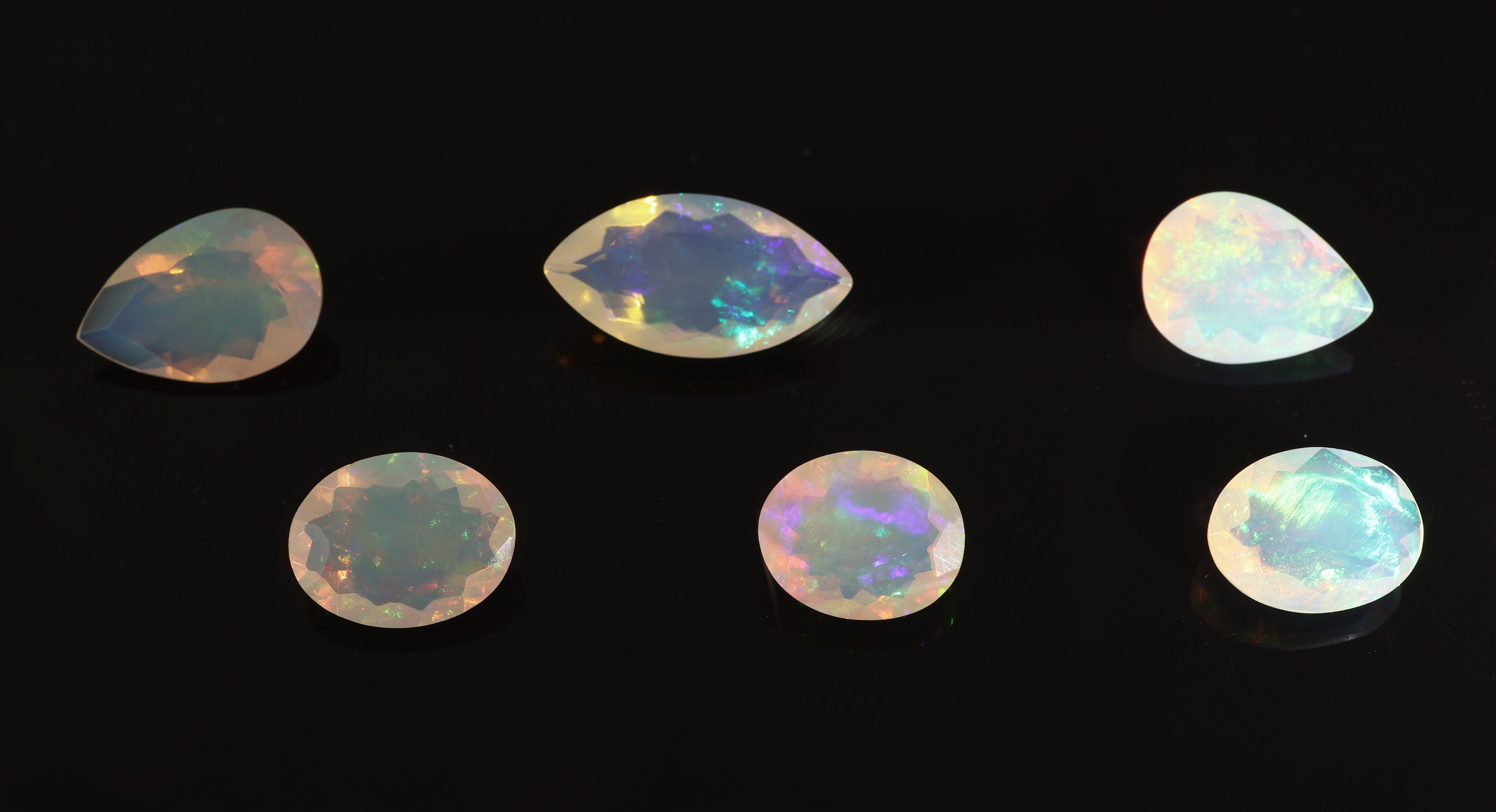 Image 27098668 - Lot 6 lose Opale, zus. ca. 10.56 ct, 3 x ovalfacett., 2 x facett. Tropfen, 1 x facett. ...