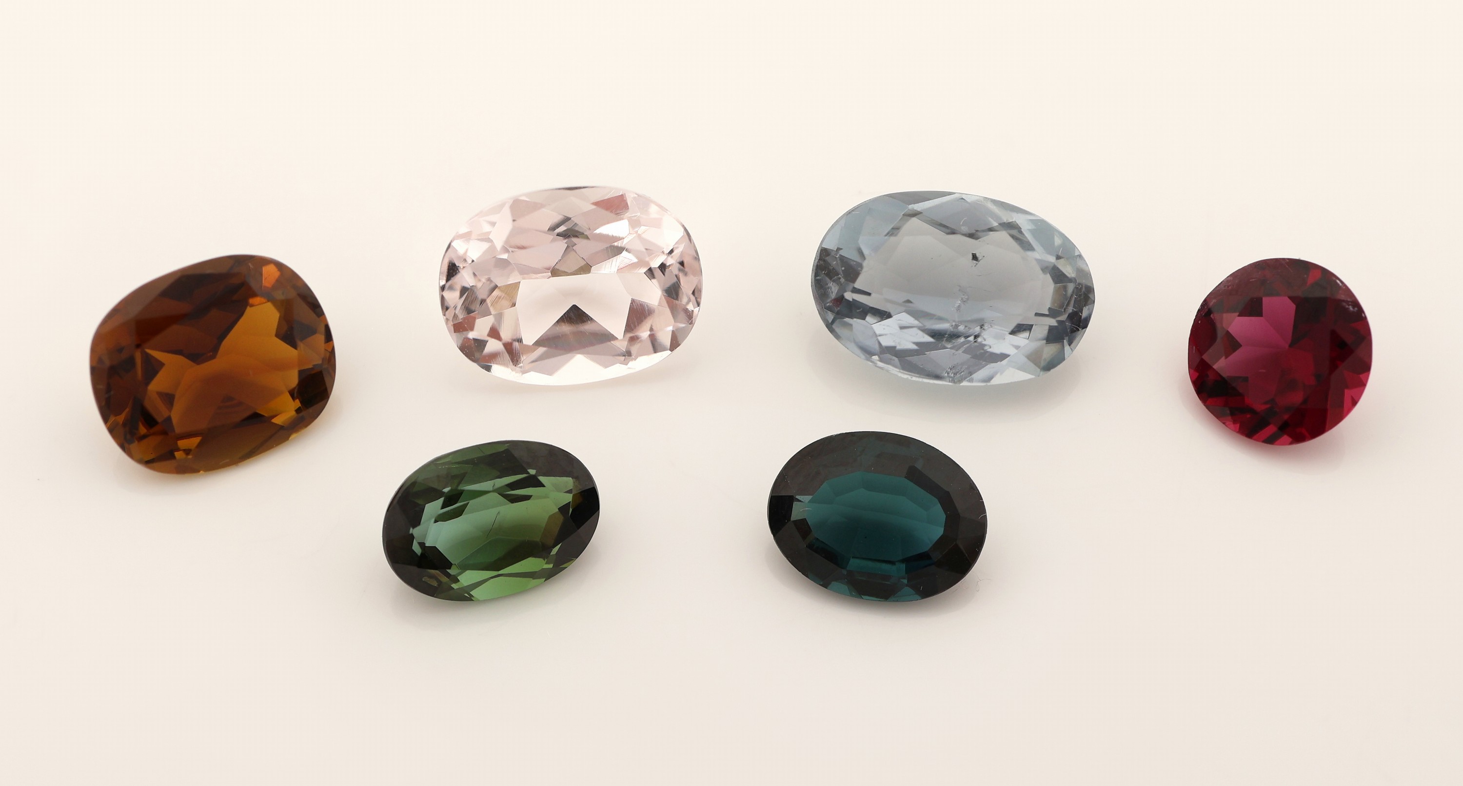 Image 27098675 - Lot 6 loose tourmalines , total approx. 10.86 ct, different shapes, sizes and colours ...