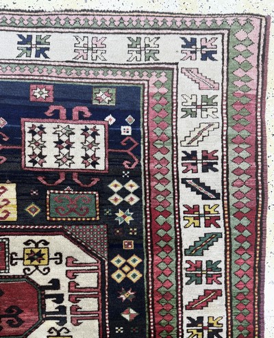 27098658d - Kars Kazak, Türkei, Mitte 20.Jhd, Wolle aufWolle, ca. 200 x 185 cm, EHZ: 2-3 ...