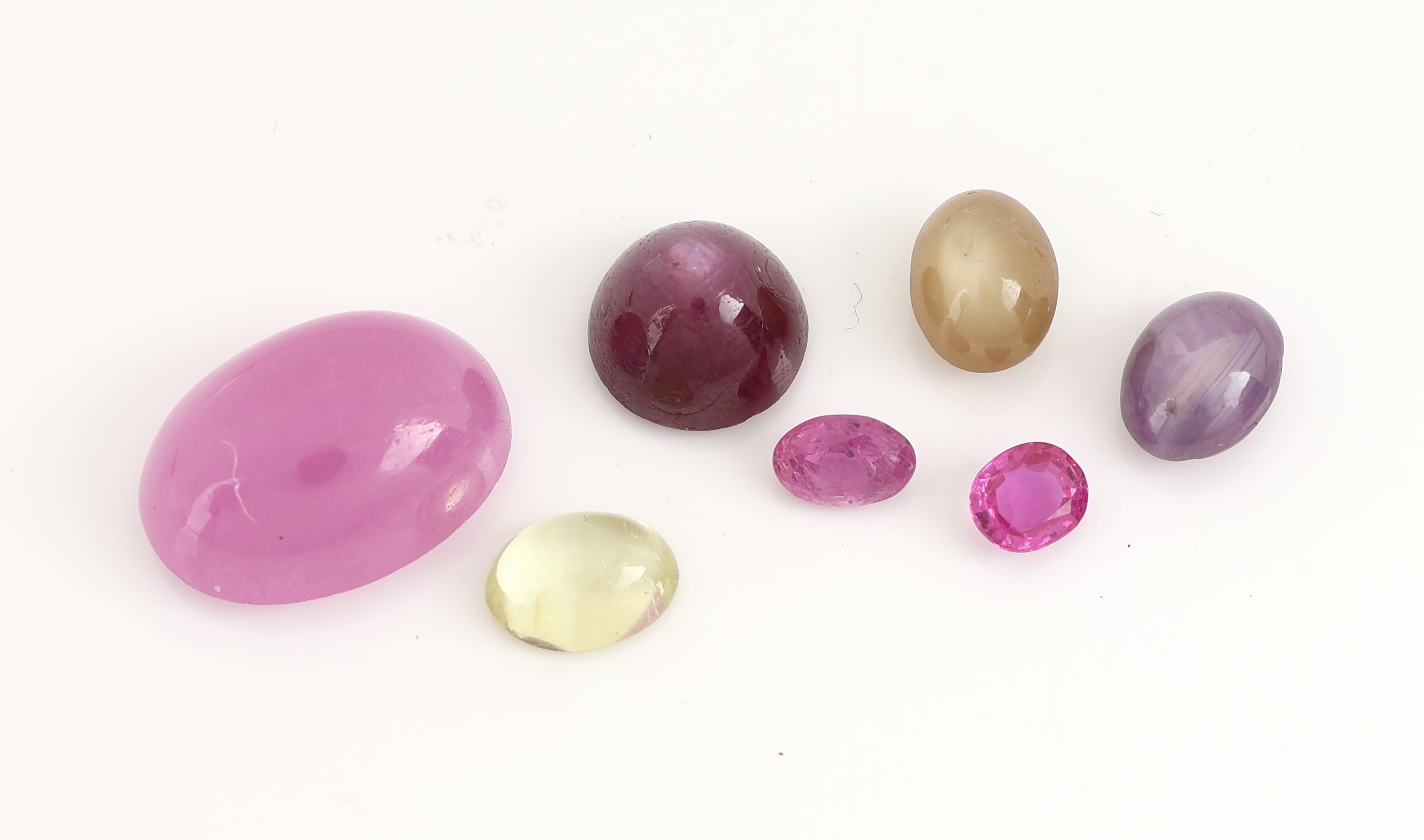 Image 27098707 - Lot 7 lose Korunde, zus. ca. 22.41 ct, Rubine und Saphire in versch. Farben, Sternrubin ...