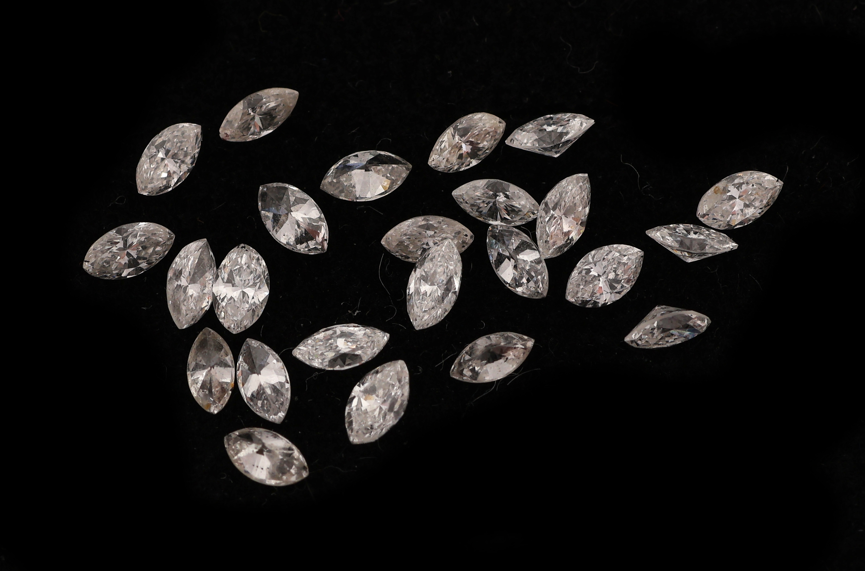 Image 27098755 - Lot 24 loose diamonds, total approx. 1.63 ct Wesselton-Crystal/si-p, marquises ...