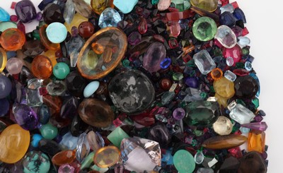 27098752a - Fundgrube div. Farbsteine, zus. ca. 1887 ct, u.a. Saphire, Rubine, Smaragde, Blautopase ...