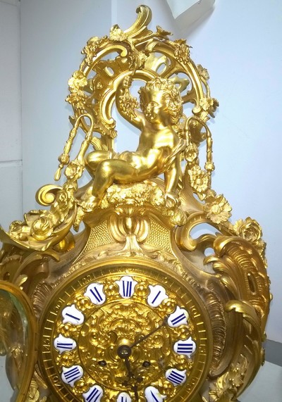27098776e - Große prunkvolle Pendule, Frankreich um 1900 , reich verziertes Bronzegehäuse, ...