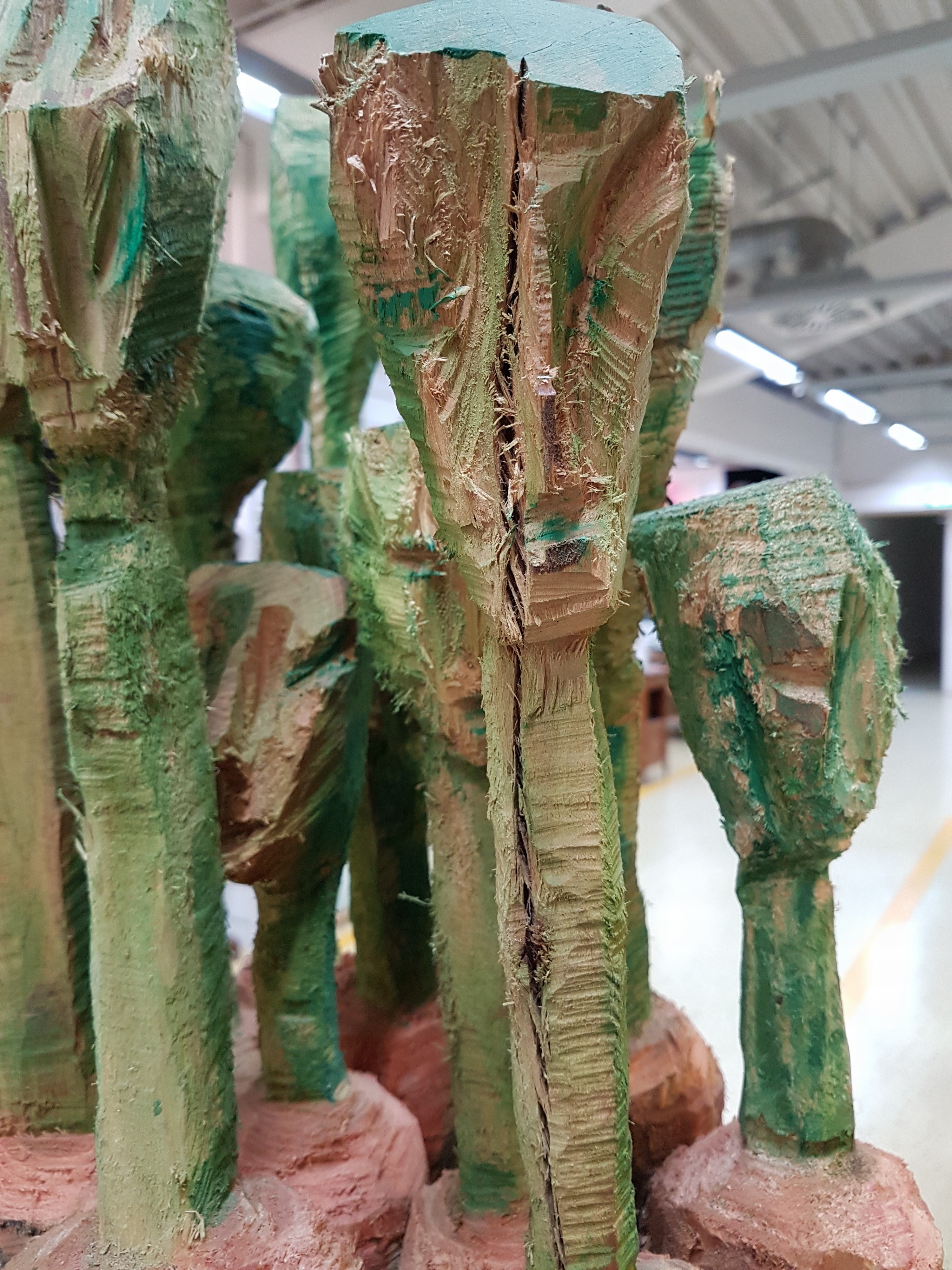 Detail c: Roland Zehetmeier, geb. 1944 in Rossenheim, Studium Architektur und Kunst TU München, Hier: Skulptur "Aufstand der Rüben", ca. 174x62x180 ...
