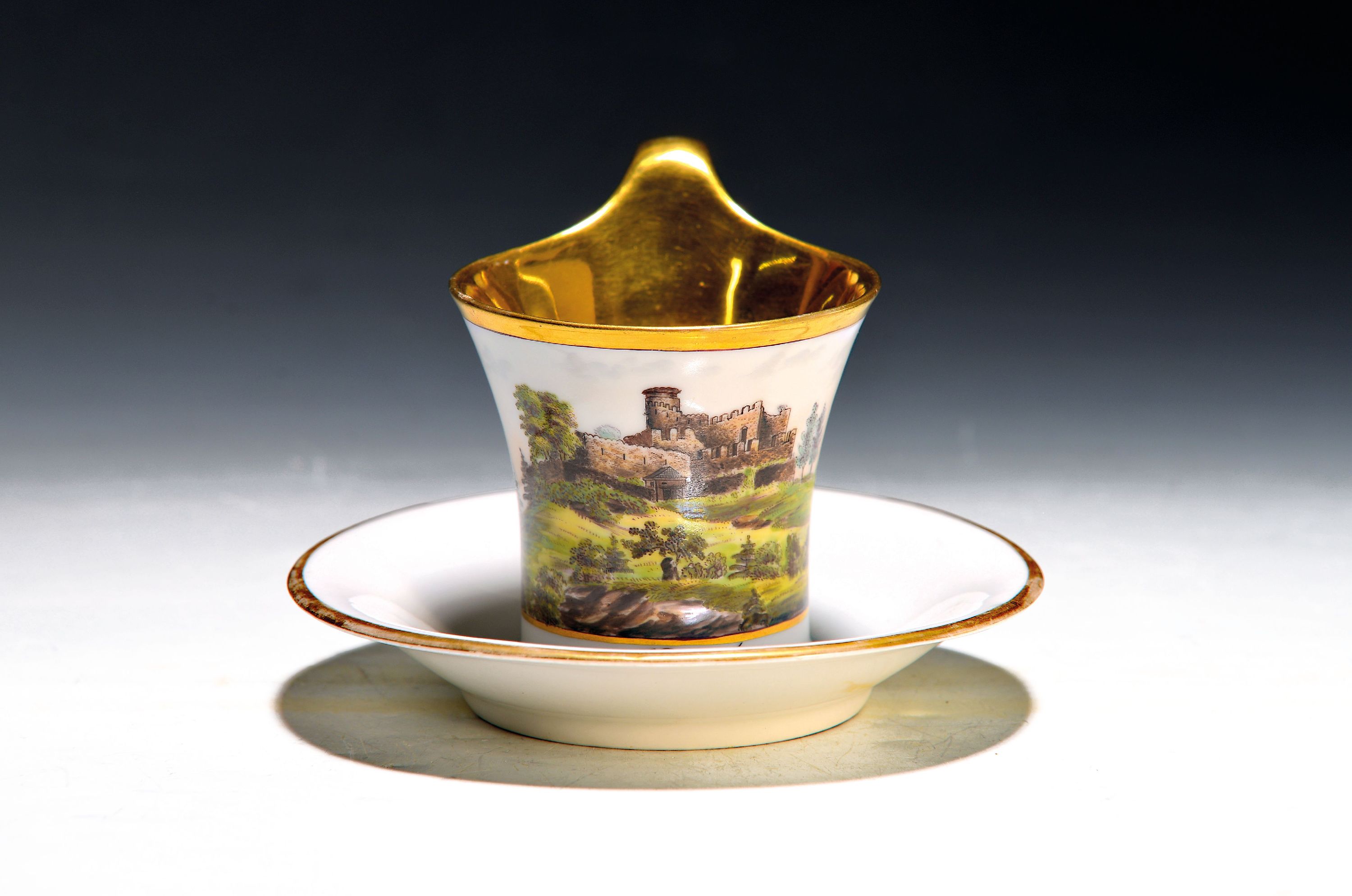 Image 27098909 - Tasse mit Untertasse, KPM Berlin, um 1790/ 1800, Ansicht von Kynast, feine polychrome ...