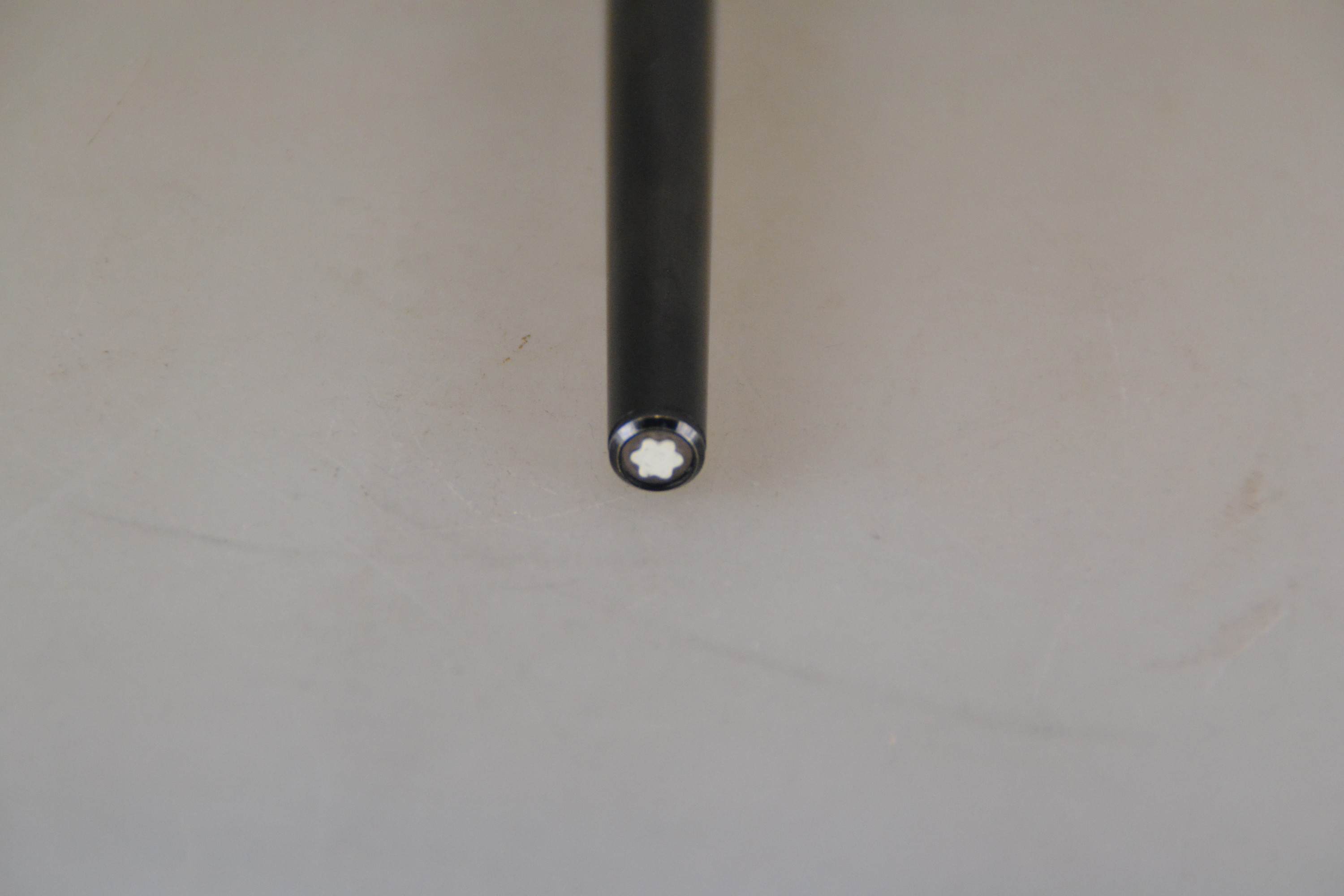 Detail c: Füllfederhalter Noblesse, Montblanc, Feder aus 585er-Silber, schwarzes Gehäuse, ca. 23g, L. 14,7 cm, Gebrauchsspuren