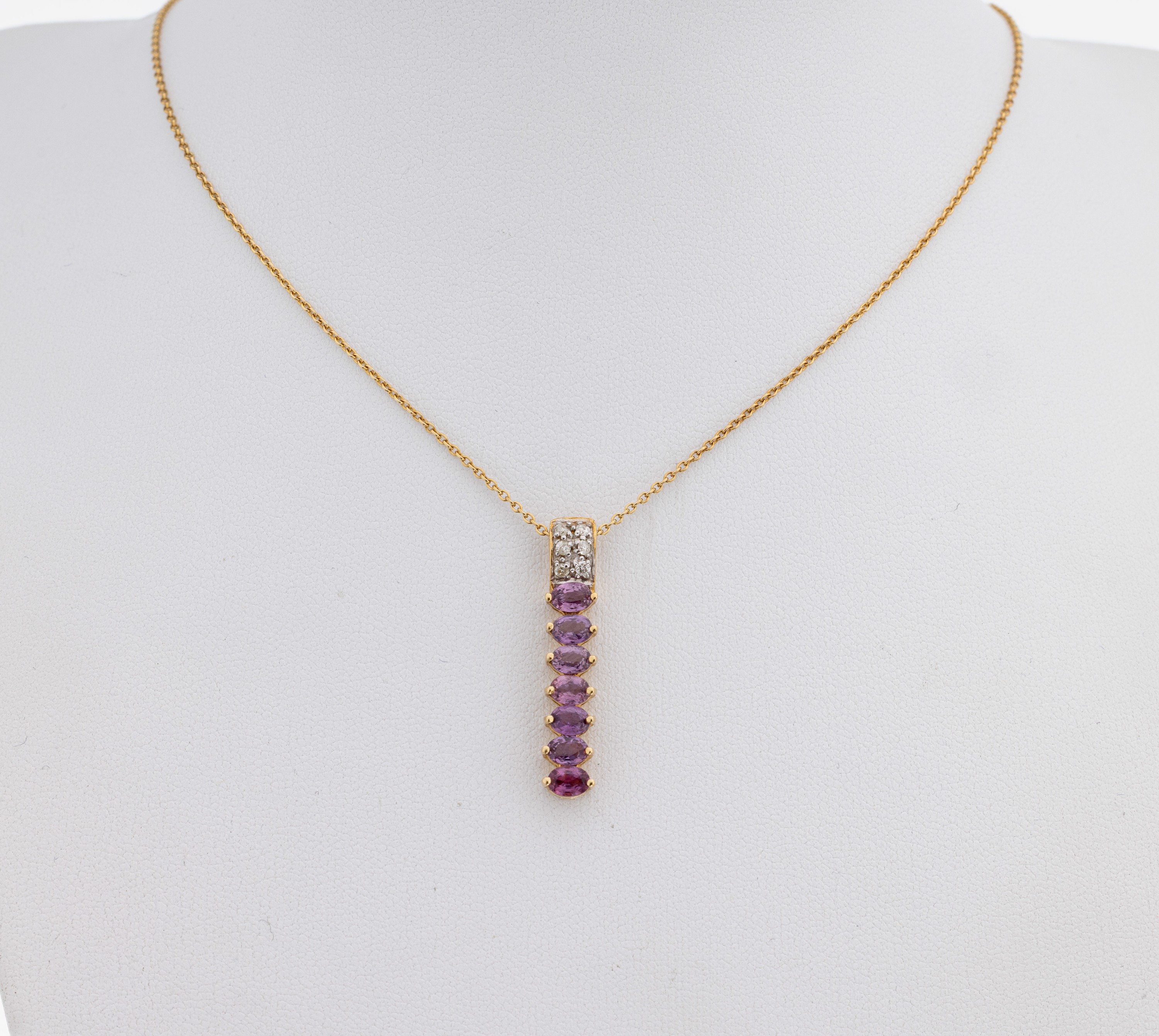 Image 27099535 - 10 kt Gold Amethyst-Brillant-Anhänger, GG 417/000, 7 ovalfacett. Amethyste zus. ca. ...