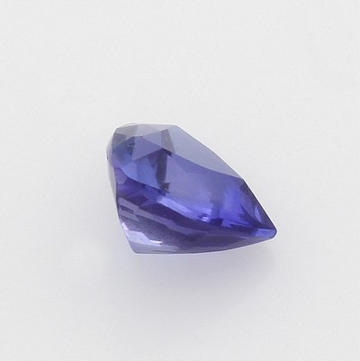 27100797a - Loser Tansanit, im Triangelschliff 2.89 ct, von guter Farbe Schätzpreis: 2500, - EUR