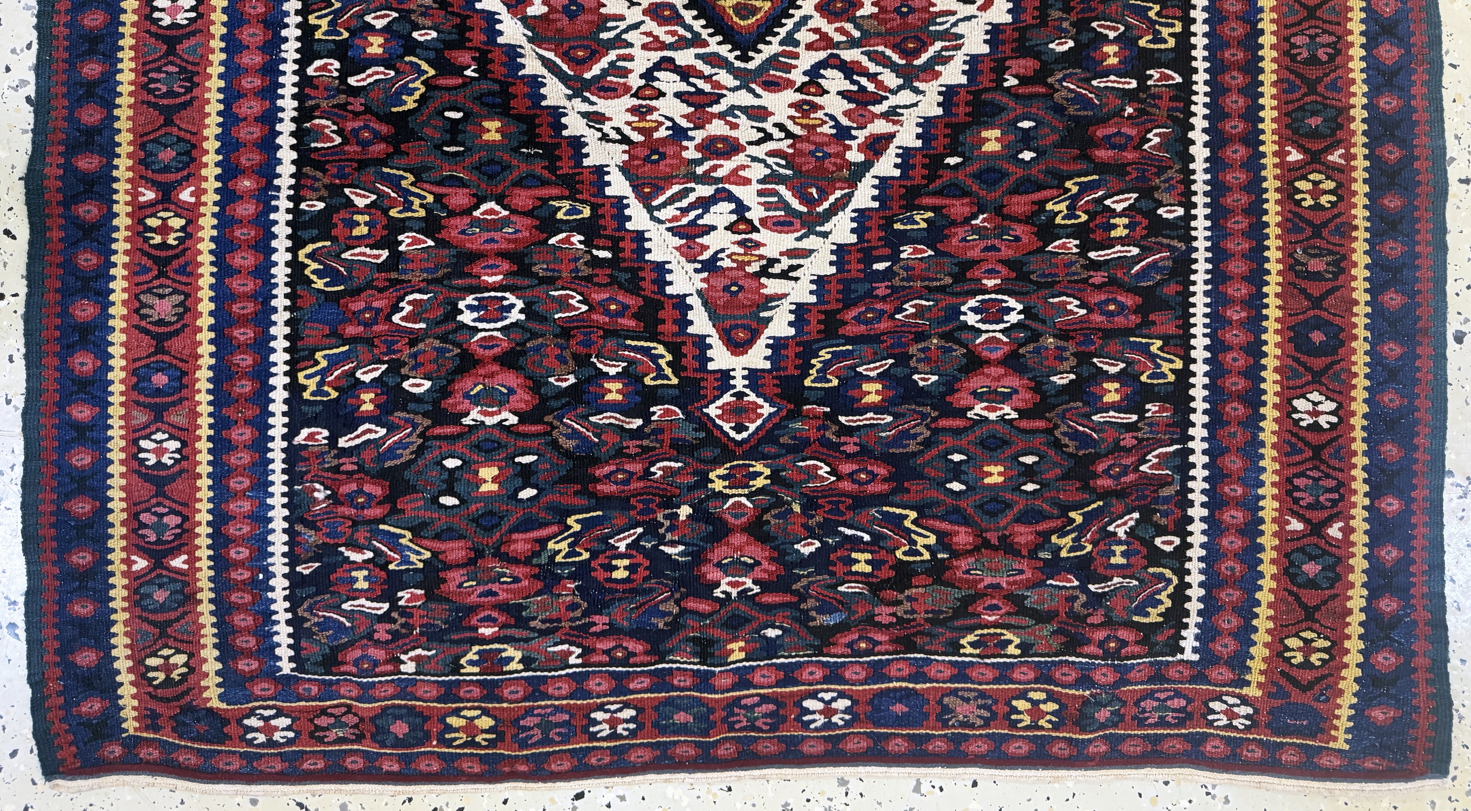 Detail b: Senneh Kelim, Persien, Mitte 20.Jhd., Wolleauf Baumwolle, ca. 150 x 104 cm, EHZ: 2