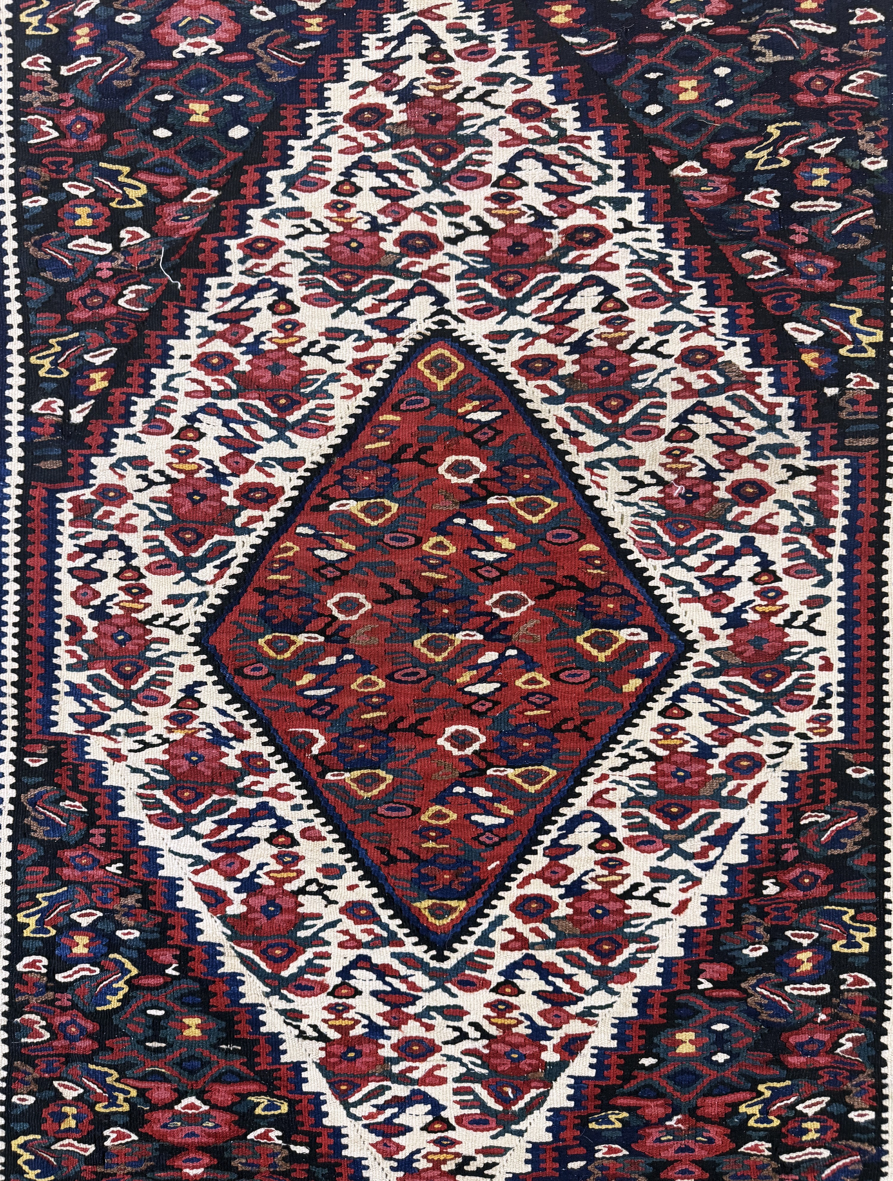 Detail c: Senneh Kelim, Persien, Mitte 20.Jhd., Wolleauf Baumwolle, ca. 150 x 104 cm, EHZ: 2