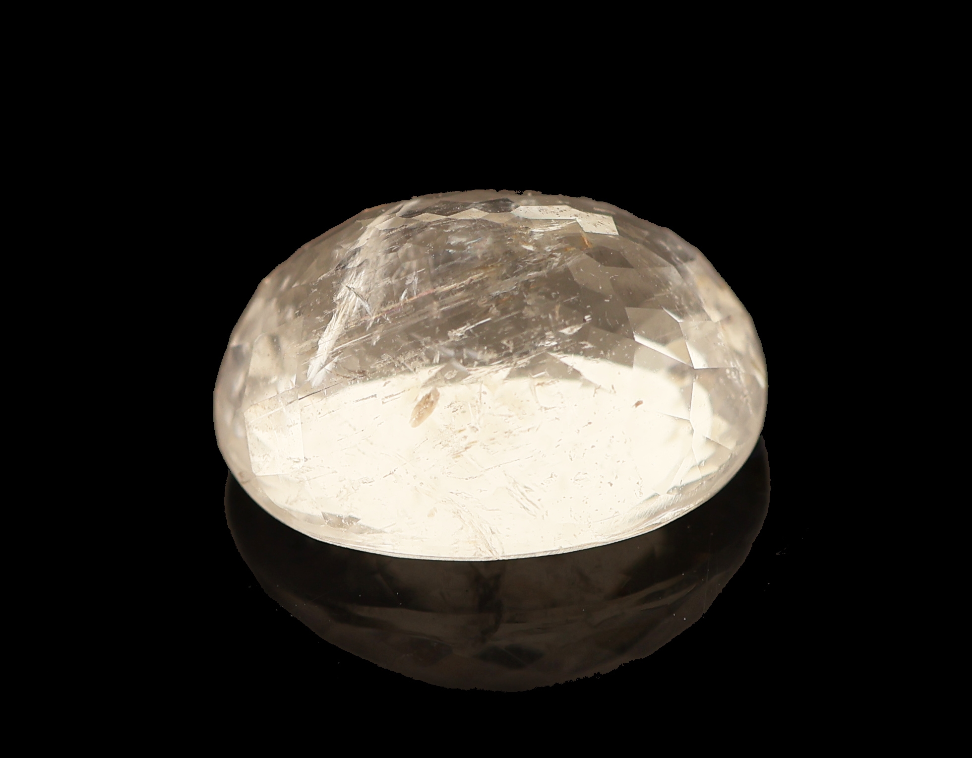 Detail b: Loser ovalfacett. Turmalin, ca. 5.48 ct, 12.04 x 9.34 x 6.61 mm, AIG-Expertise anbei