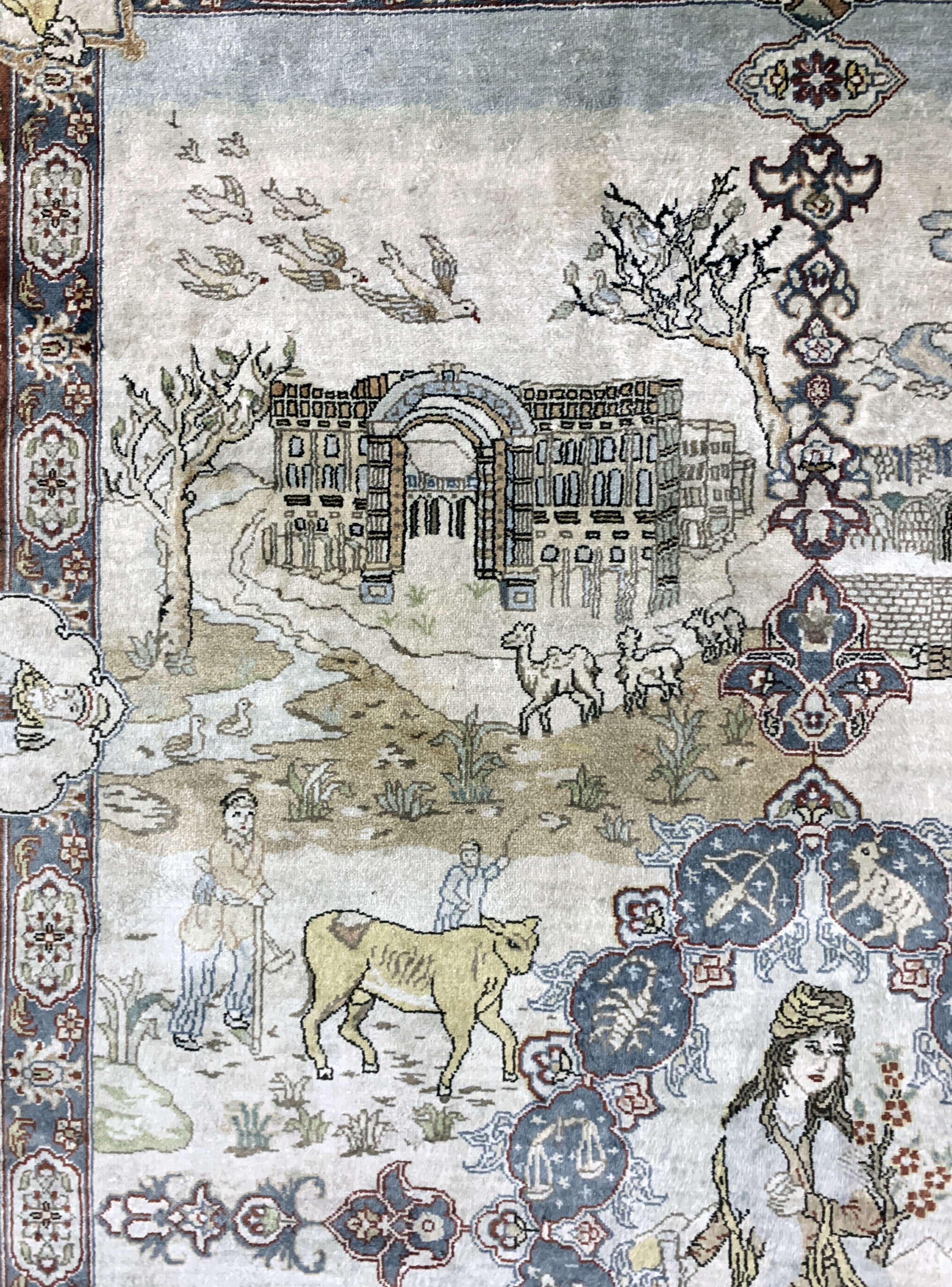 Detail e: Hereke Seide fein, China, Ende 20.Jhd, reine Naturseide, ca. 139 x 94 cm, ca. 1,0 Mio. Kn/qm, Reinigungsbedürftig, EHZ: 2
