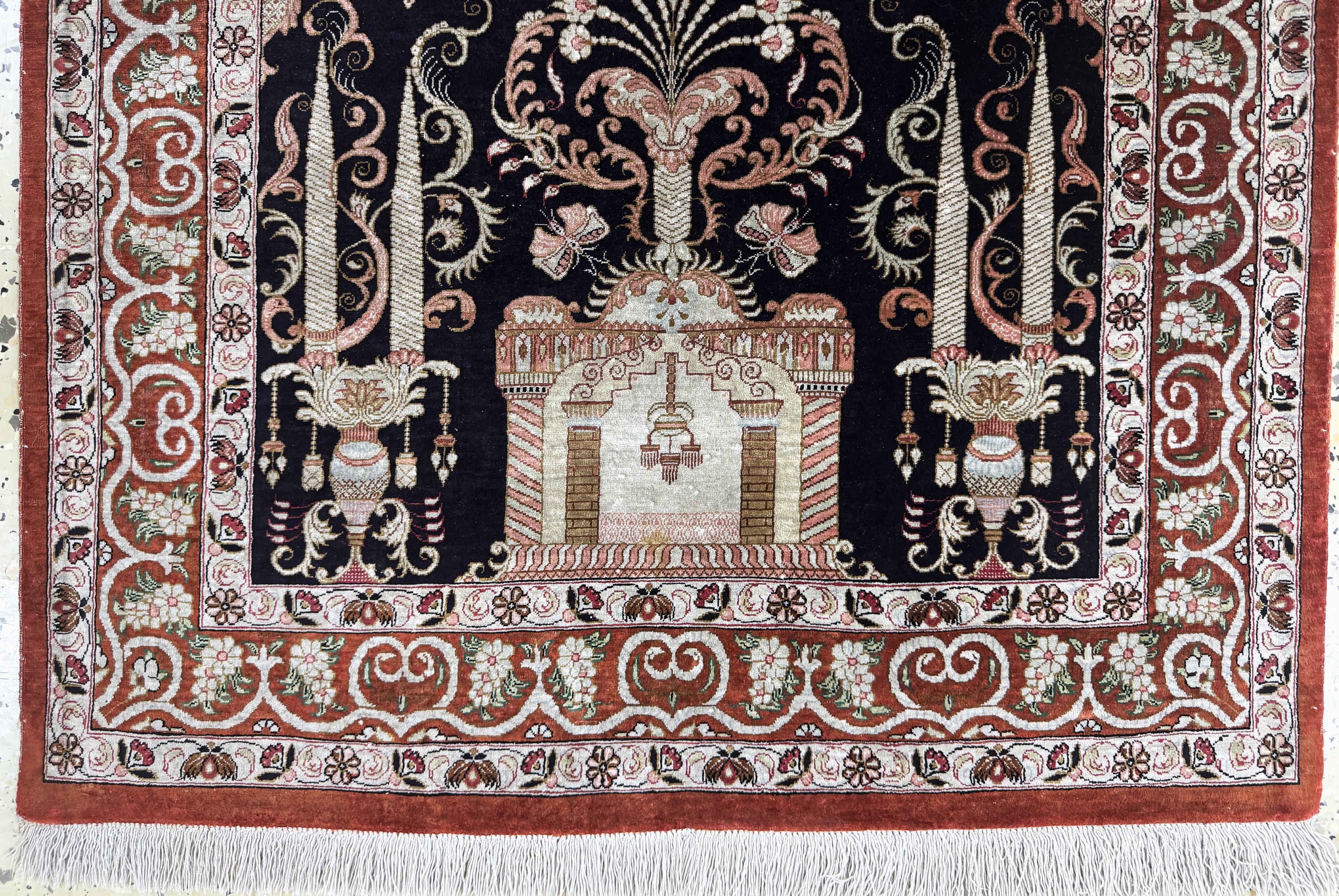 Detail b: Ghom Seide fein signiert, Persien, Ende 20.Jhd, reine Naturseide, ca. 124 x 79 cm, ca.1,0 Mio. Kn/qm, EHZ: 2