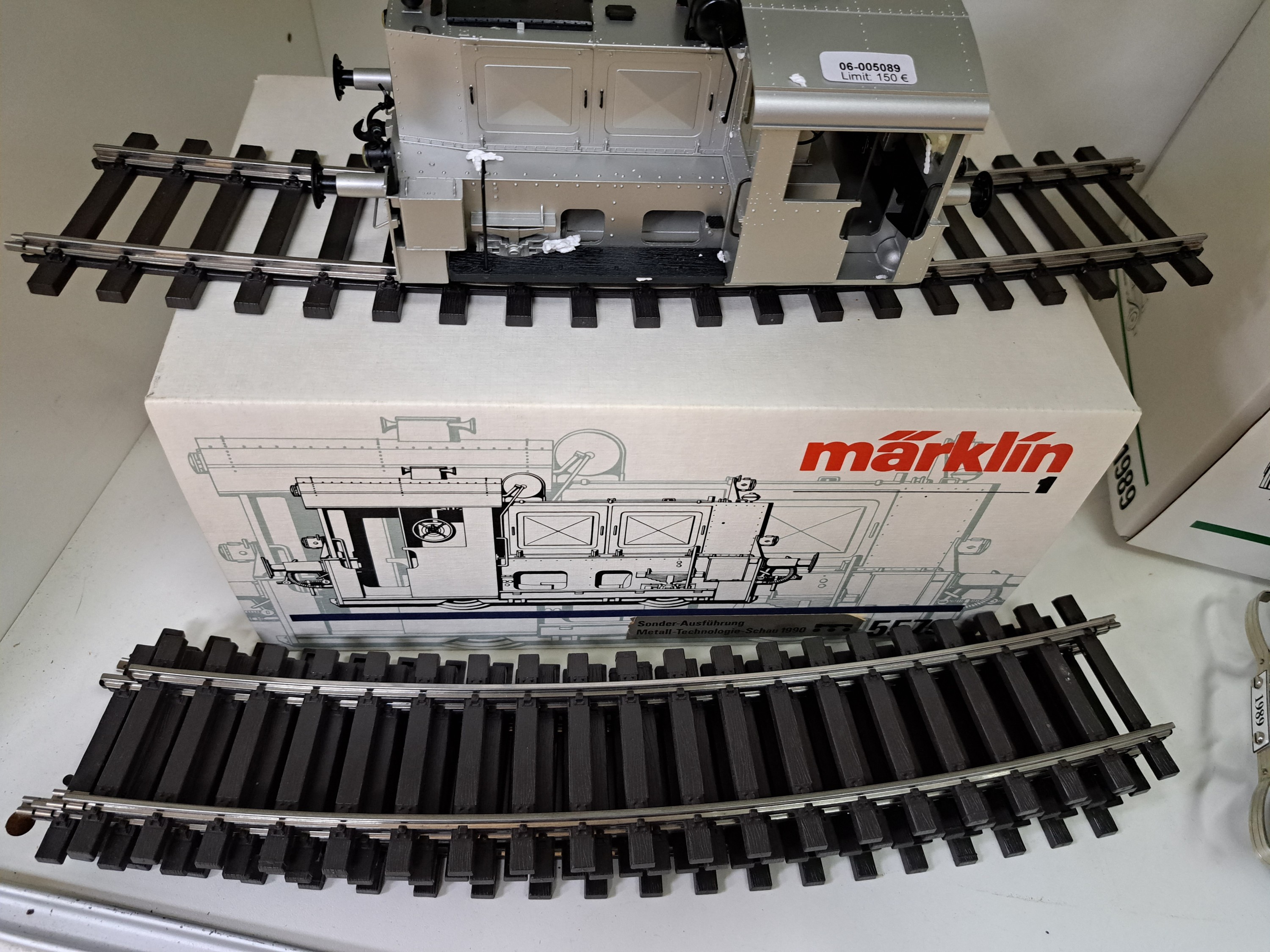 Detail a: Märklin, Diesellok Sondermodell 5579, Spur 1, Bj. 1990, Sonder-Ausführung Metall -Technologie-Schau 1990, OVP, Funktion nicht geprüft