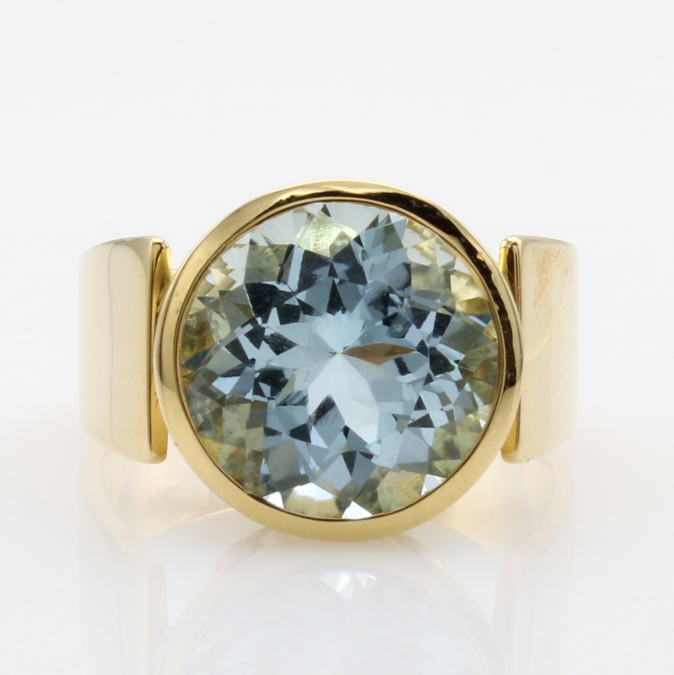 Image 27100892 - Ring mit Aquamarin, GG 750/000, runder, fac.Aquamarin ca. 6.18 ct, RW ca. 55 ...