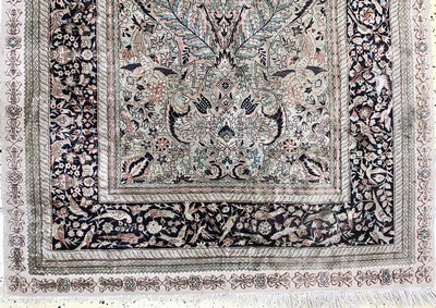 27100865b - Hereke Seide fein, China, Ende 20.Jhd, reine Naturseide, ca. 153 x 94 cm, ca. 1,0 Mio. ...