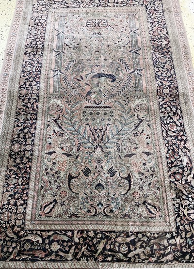 27100865d - Hereke Seide fein, China, Ende 20.Jhd, reine Naturseide, ca. 153 x 94 cm, ca. 1,0 Mio. ...