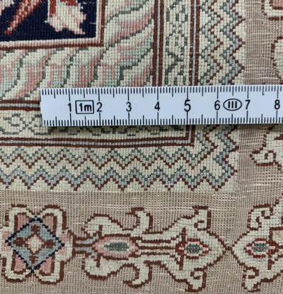 27100865e - Hereke Seide fein, China, Ende 20.Jhd, reine Naturseide, ca. 153 x 94 cm, ca. 1,0 Mio. ...