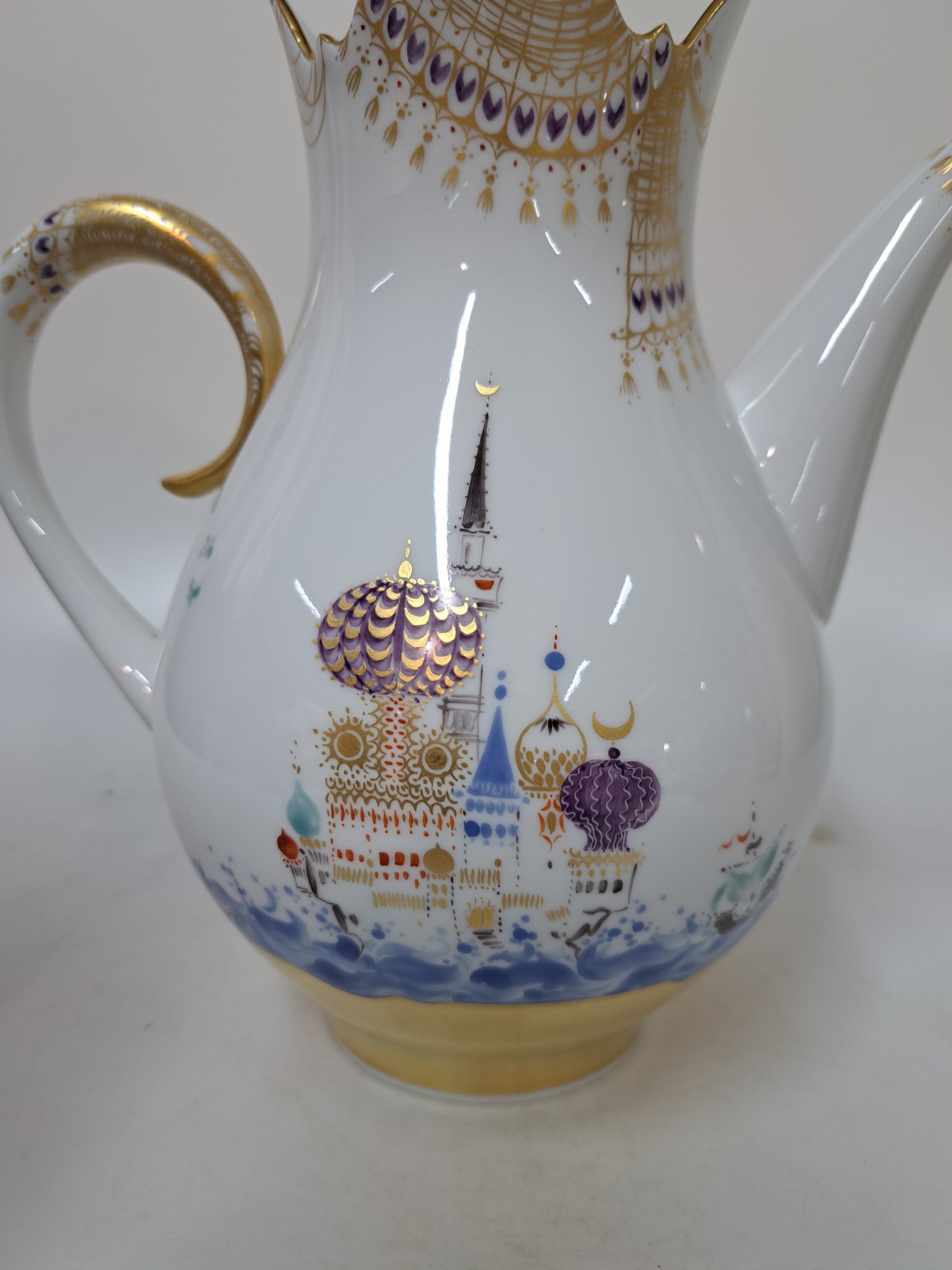 Detail c: Kaffeeservice 1001 Nacht, Meissen, Entw. 1966/67, Modell Ludwig Zepner, Form Großer Ausschnitt, Entwurf Heinz Werner und Peter Strang, Porzellan, ...
