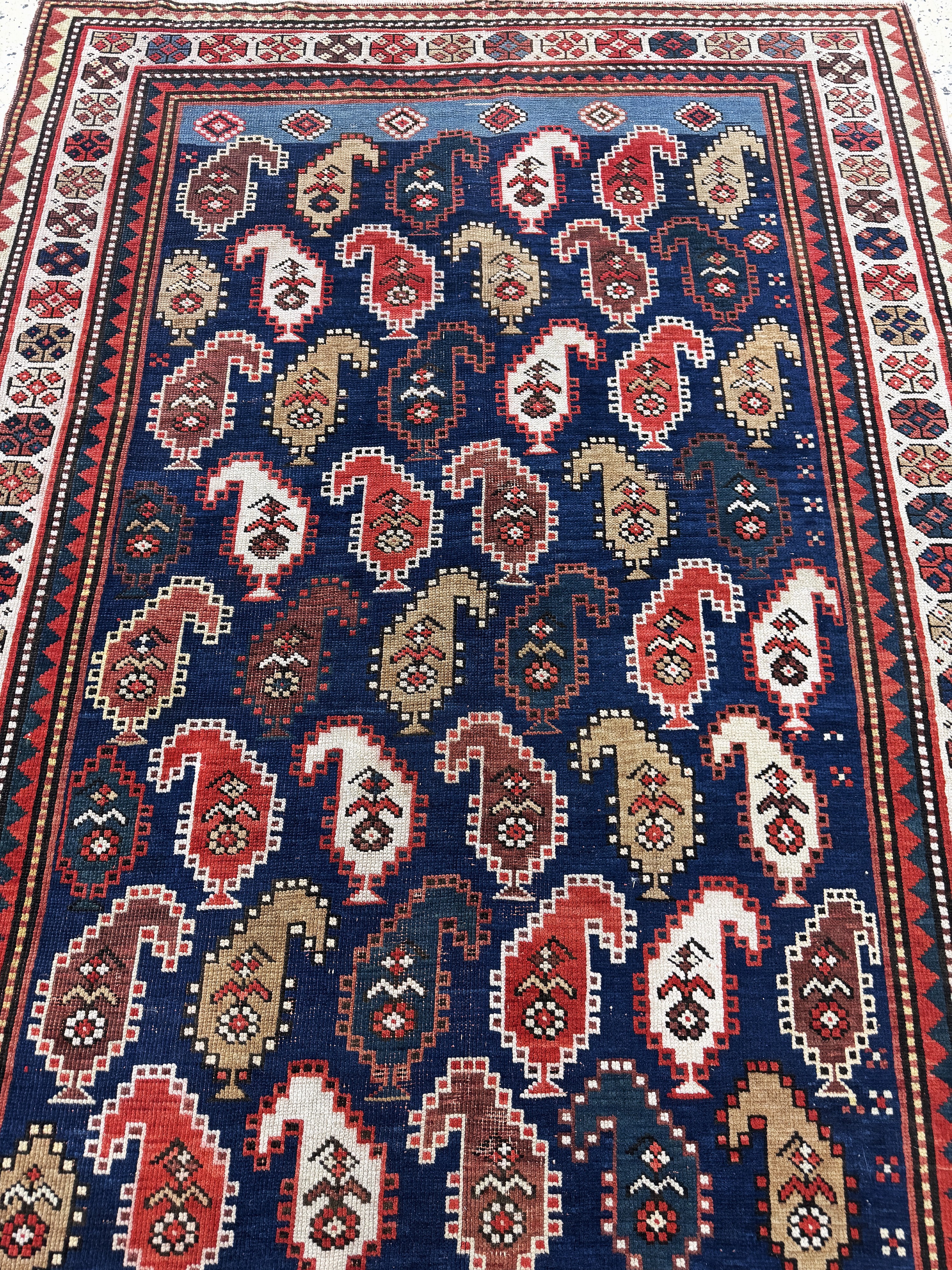 Detail d: Antiker Kazak, Kaukasus, um 1900, Wolle aufWolle, ca. 288 x 144 cm, EHZ: 3