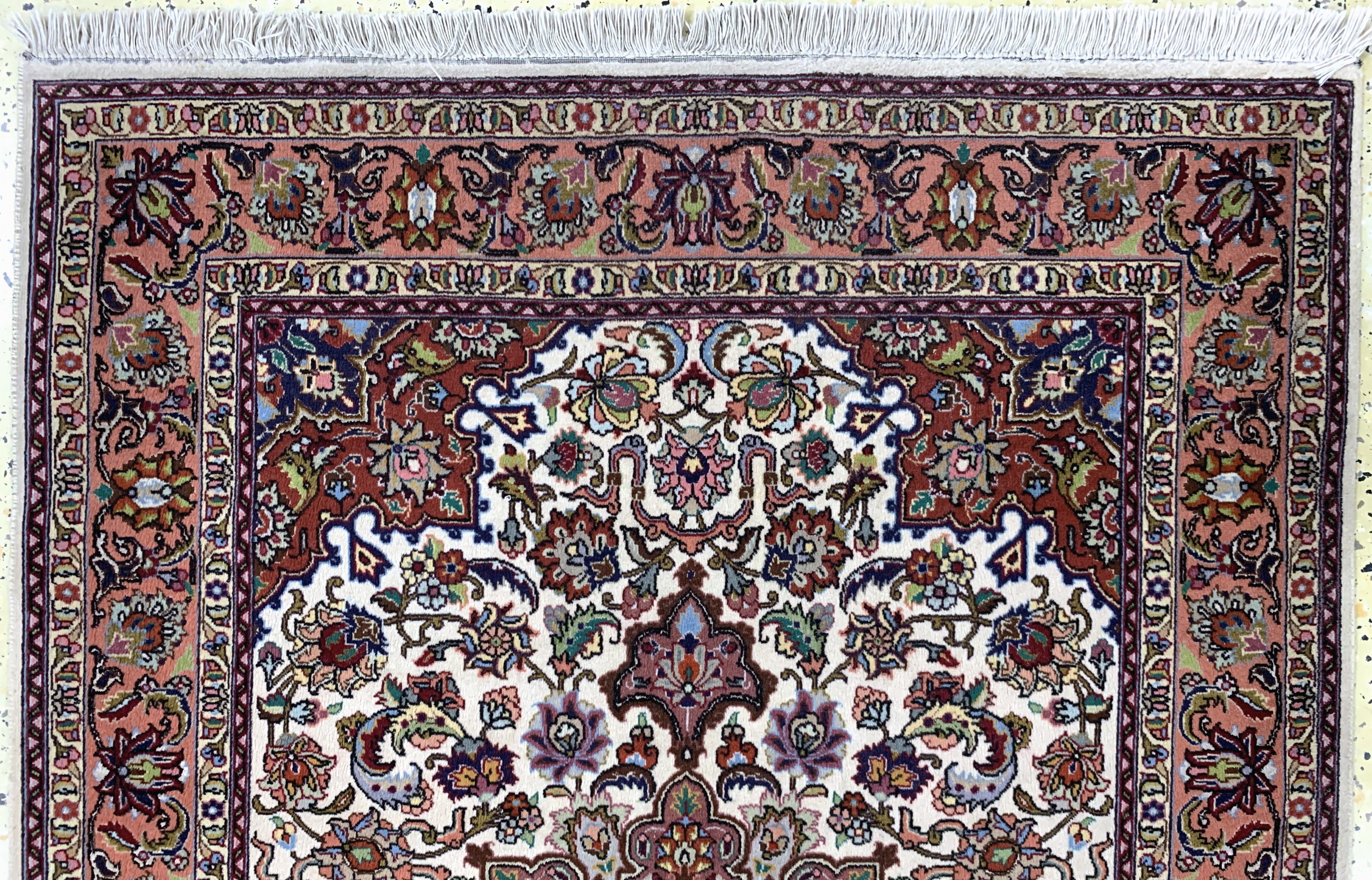 Detail a: Täbriz fein(50 Raj), Persien, Mitte 20.Jhd,Korkwolle mit Seide, ca. 150 x 104 cm, ca. 500.000 Kn/qm, EHZ: 2