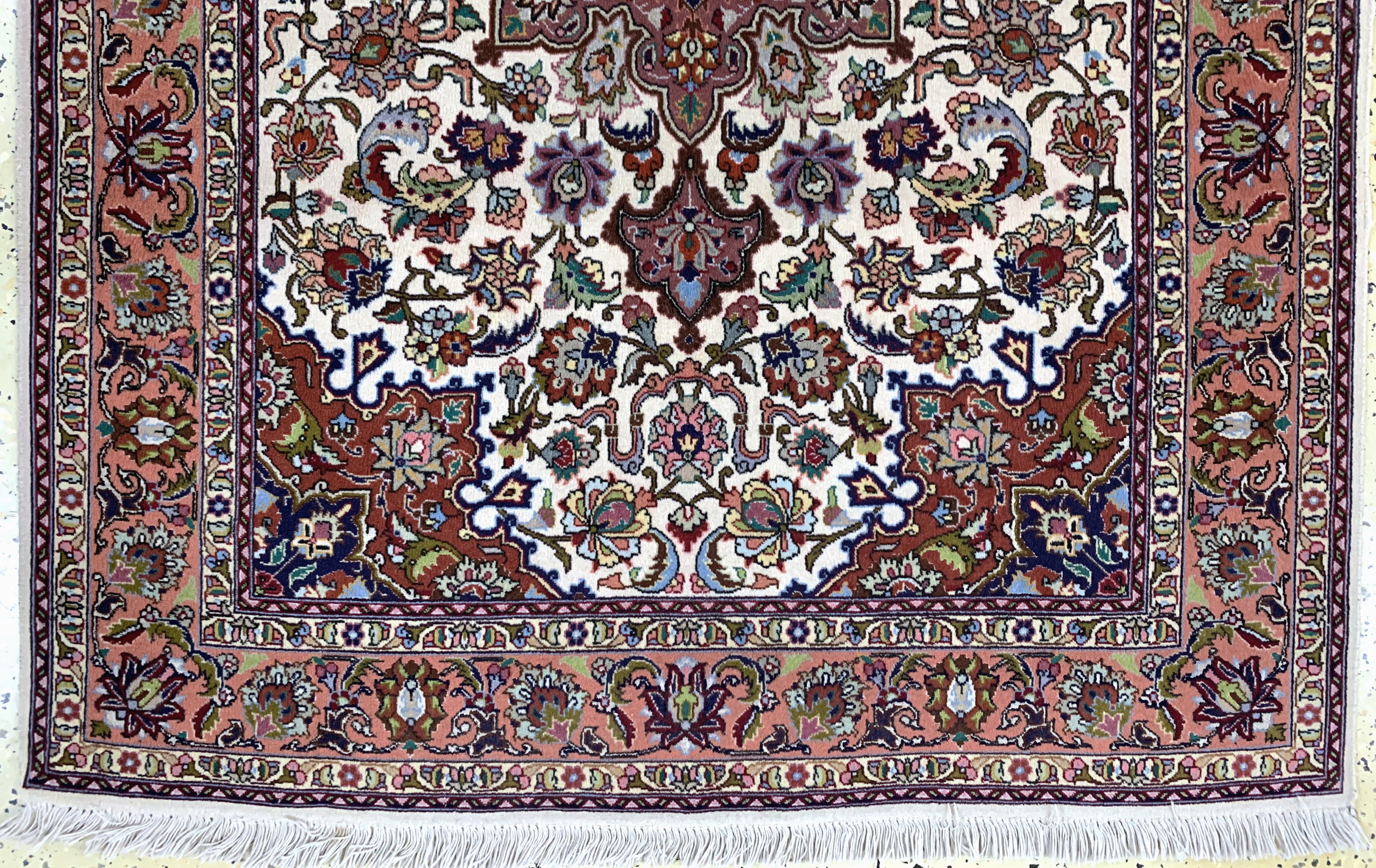 Detail c: Täbriz fein(50 Raj), Persien, Mitte 20.Jhd,Korkwolle mit Seide, ca. 150 x 104 cm, ca. 500.000 Kn/qm, EHZ: 2