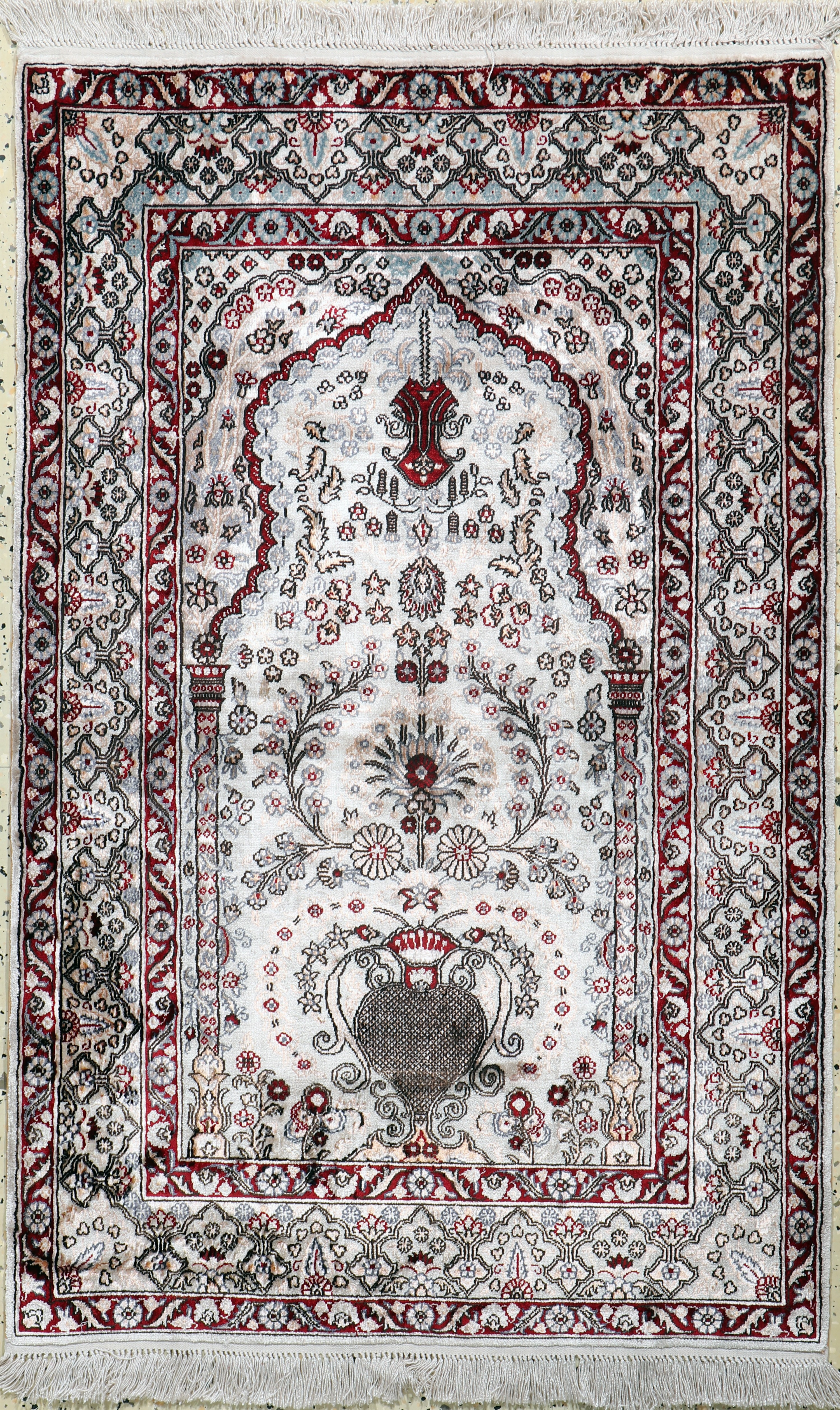 Image 27101054 - Hereke Seide, China, Ende 20.Jhd, reine Naturseide, ca. 120 x 77 cm, EHZ: 2 ...