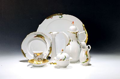 Image Elegantes Kaffeeservice, Meissen, Stechpalmendekor, für 6 Personen, Form Wellenspiel ...