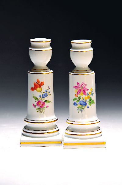 Image Paar Kerzenleuchter, Meissen, 20. Jh., Blumenmalerei, Blume 3, Goldstaffage, H. ca. 15.5 ...