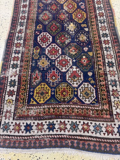 27101052d - Antiker Kazak, Kaukasus, 19.Jhd, Wolle auf Wolle, ca. 223 x 98 cm, EHZ: 3, ...